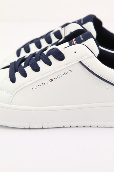 TOMMY HILFIGER LOW CUT LACE-UP en color BLANCO (2)
