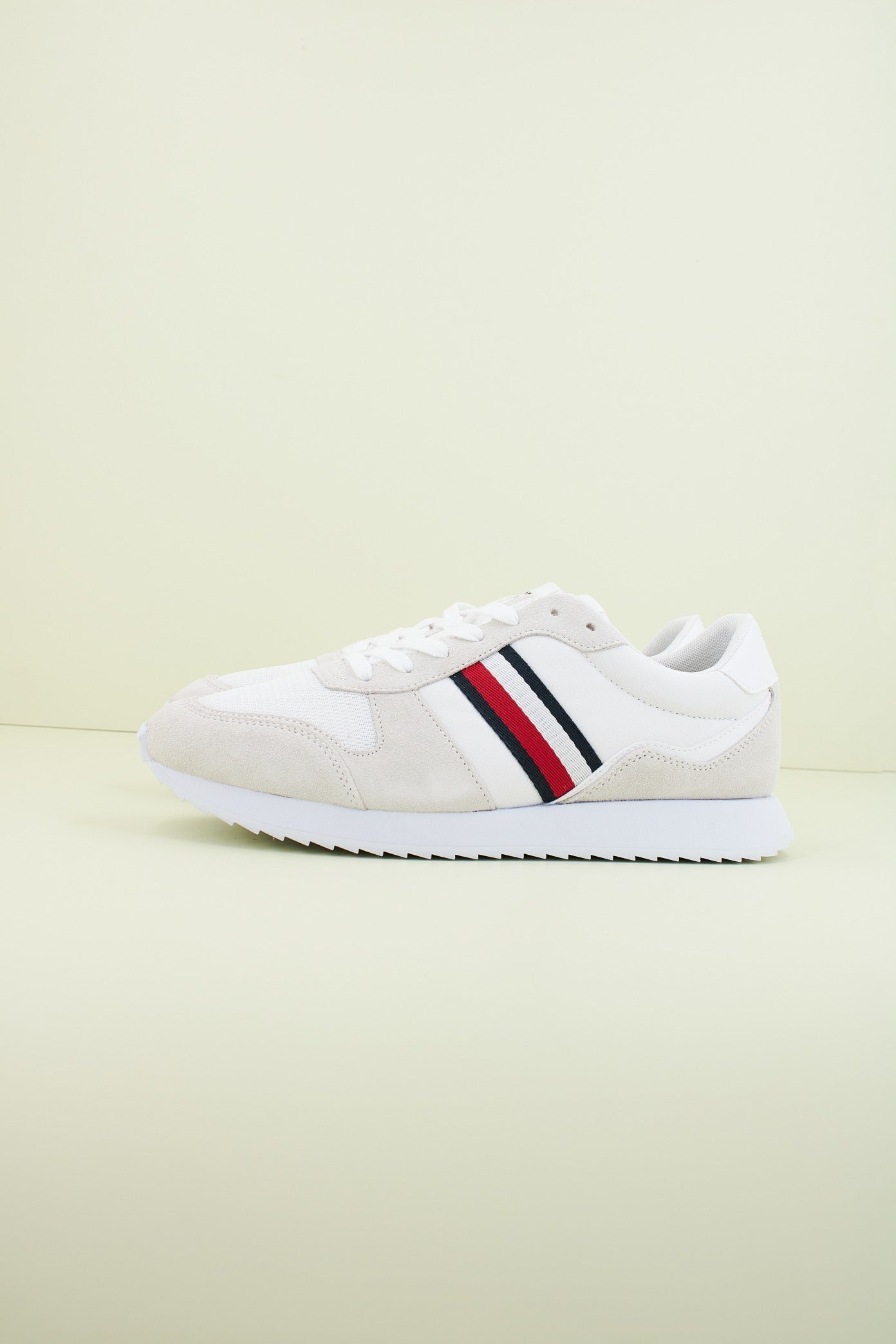 TOMMY HILFIGER RUNNER EVO MIX ESS en color BEIS (1)