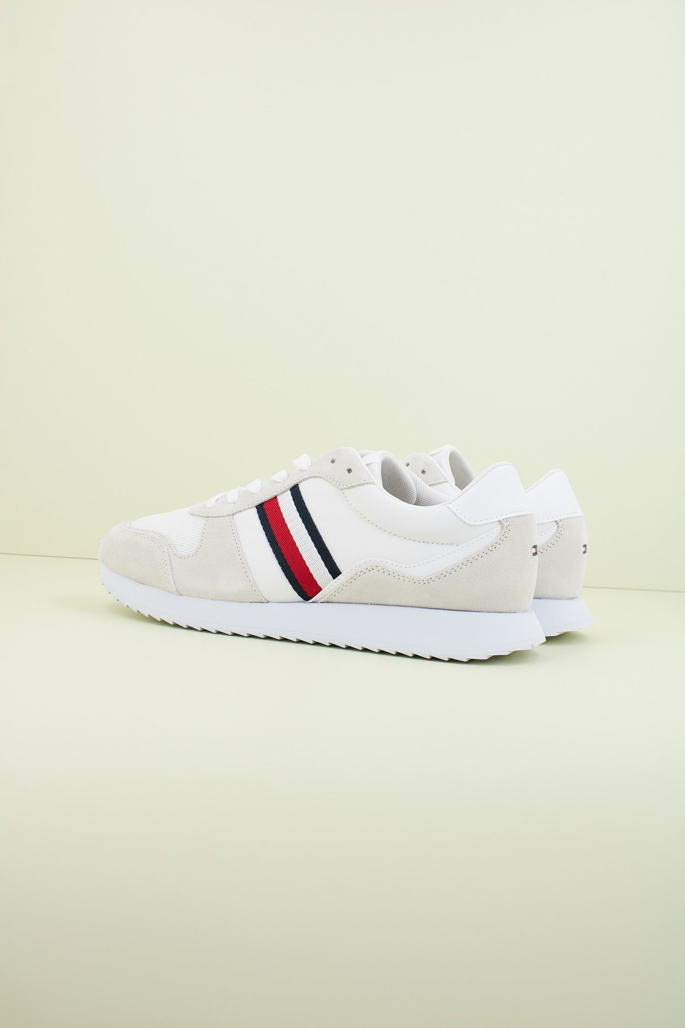 TOMMY HILFIGER RUNNER EVO MIX ESS en color BEIS (3)