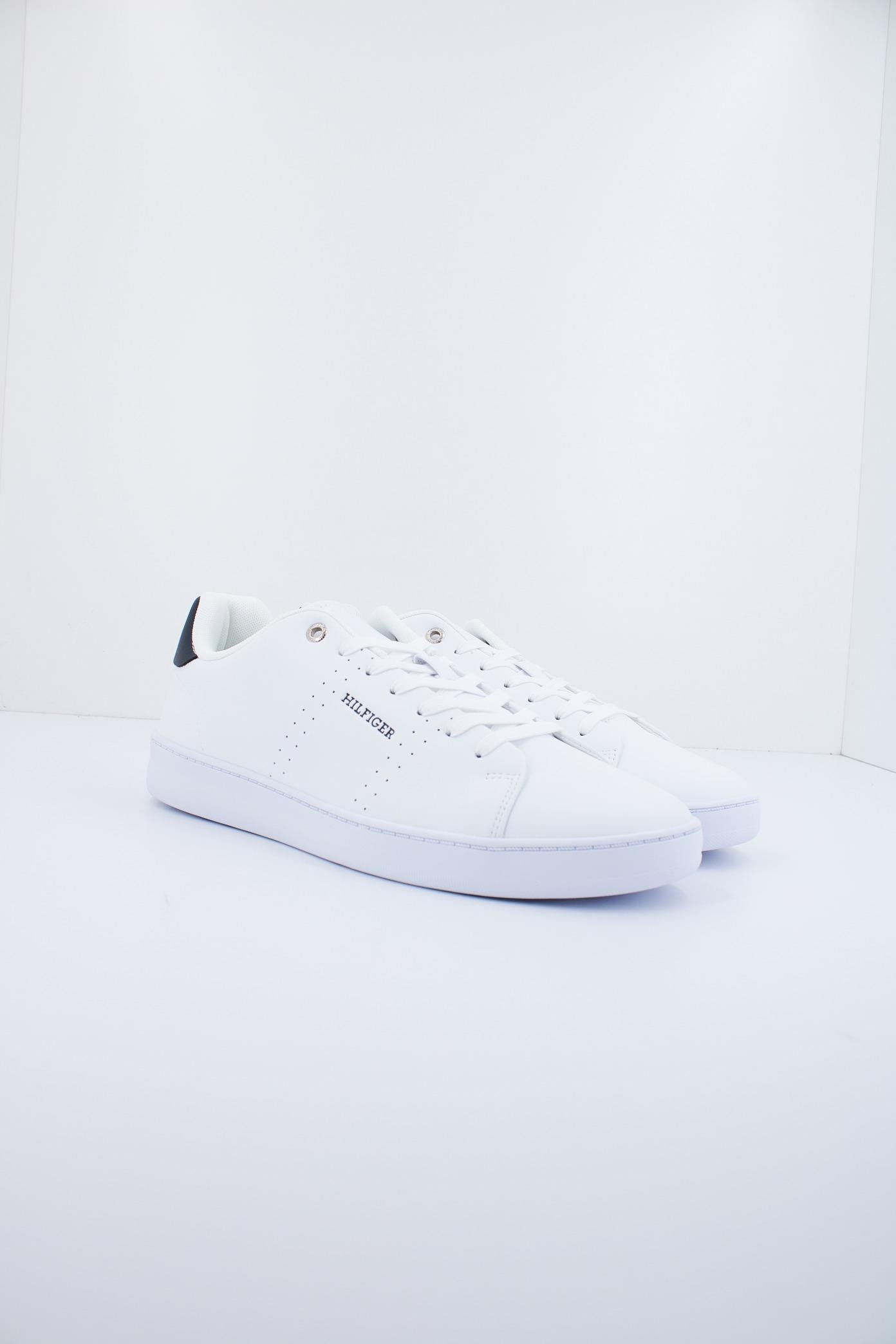 TOMMY HILFIGER COURT CUP LTH PERF DETAIL en color BLANCO (2)
