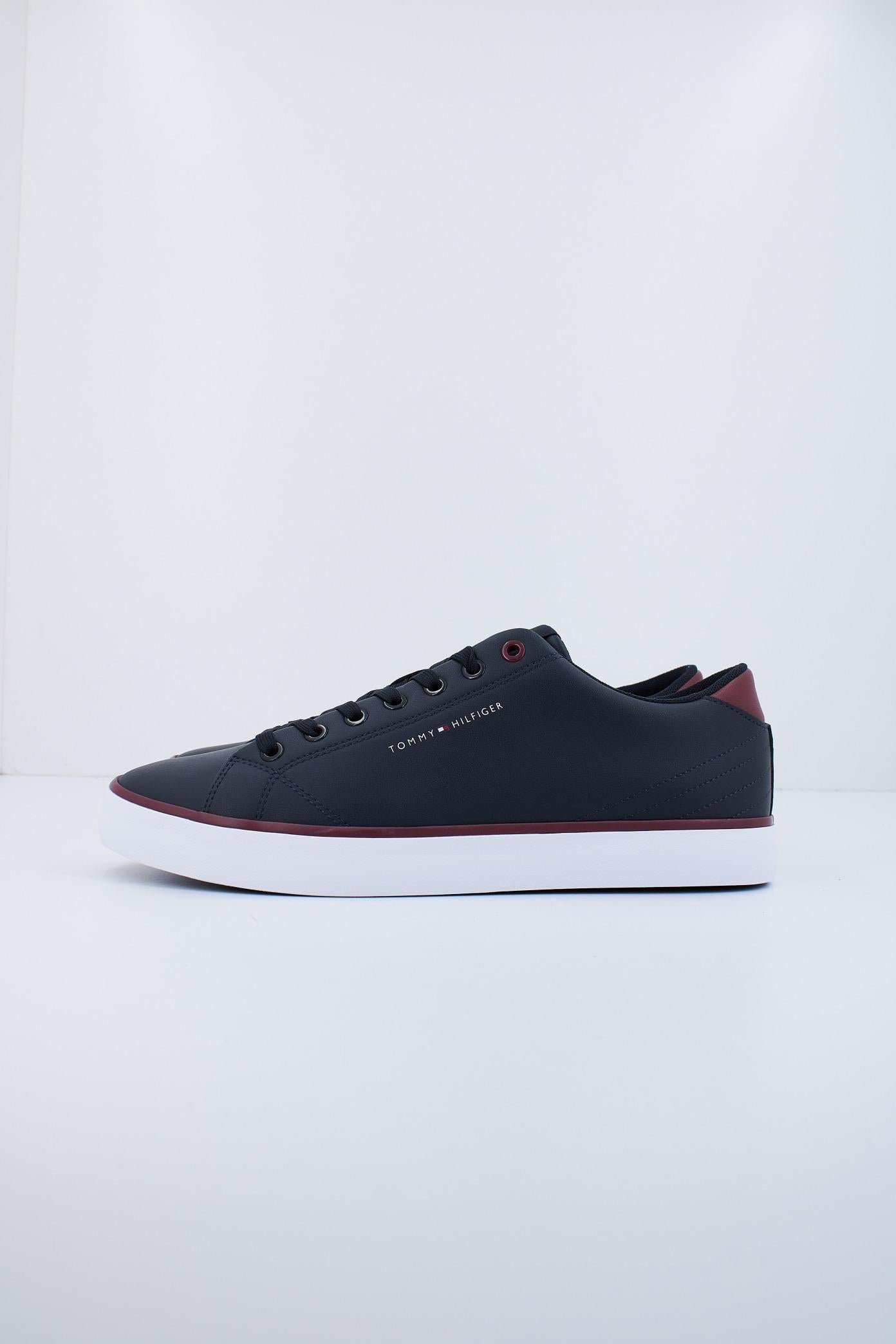 TOMMY HILFIGER TH HI VULC CORE LOW LEATHER ESS en color AZUL (1)