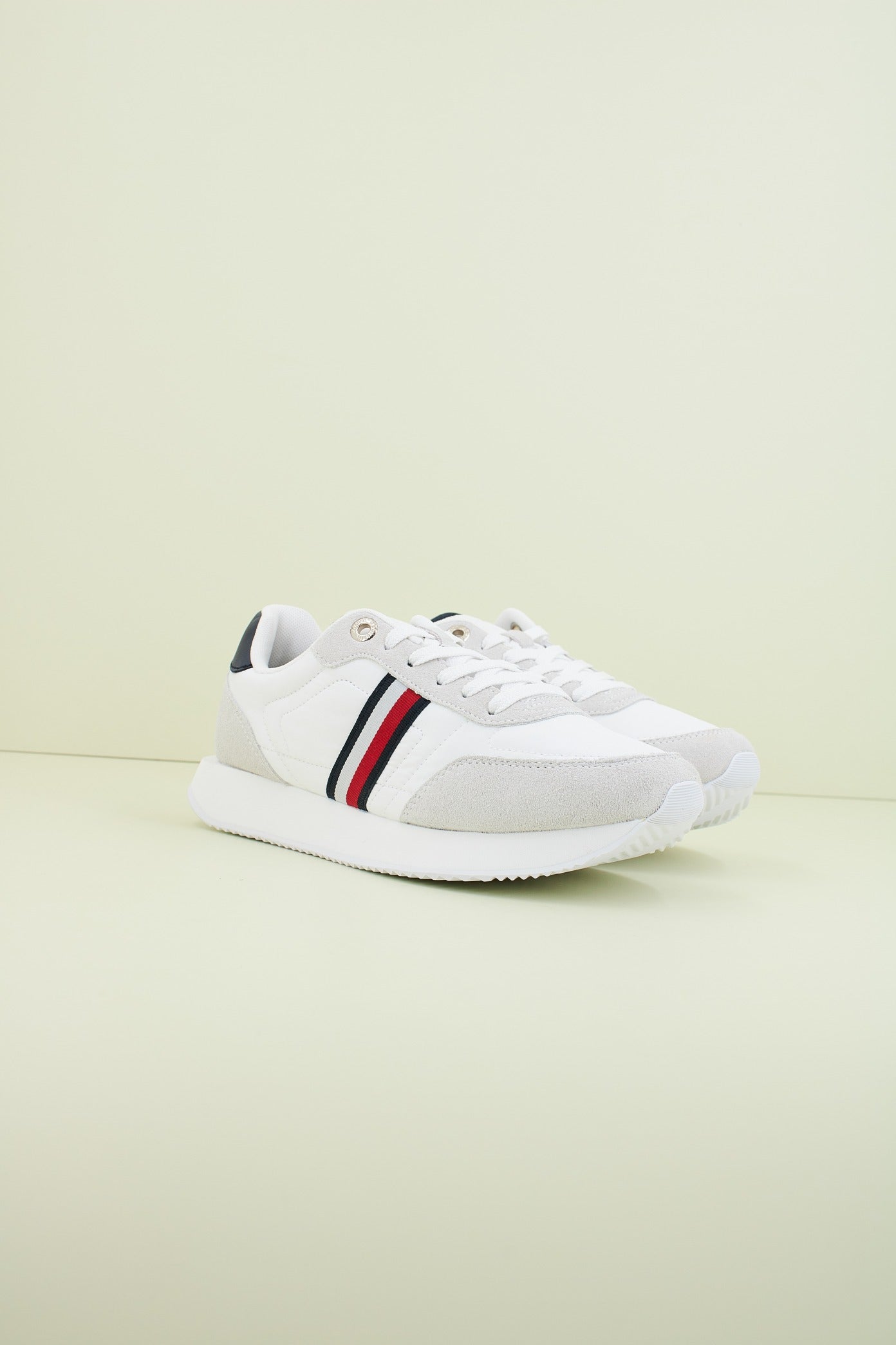 TOMMY HILFIGER ESSENTIAL RUNNER en color BLANCO (2)