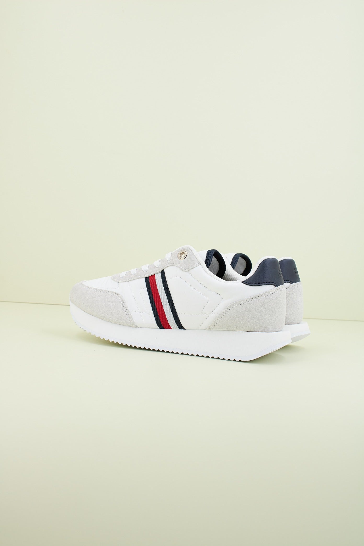 TOMMY HILFIGER ESSENTIAL RUNNER en color BLANCO (3)