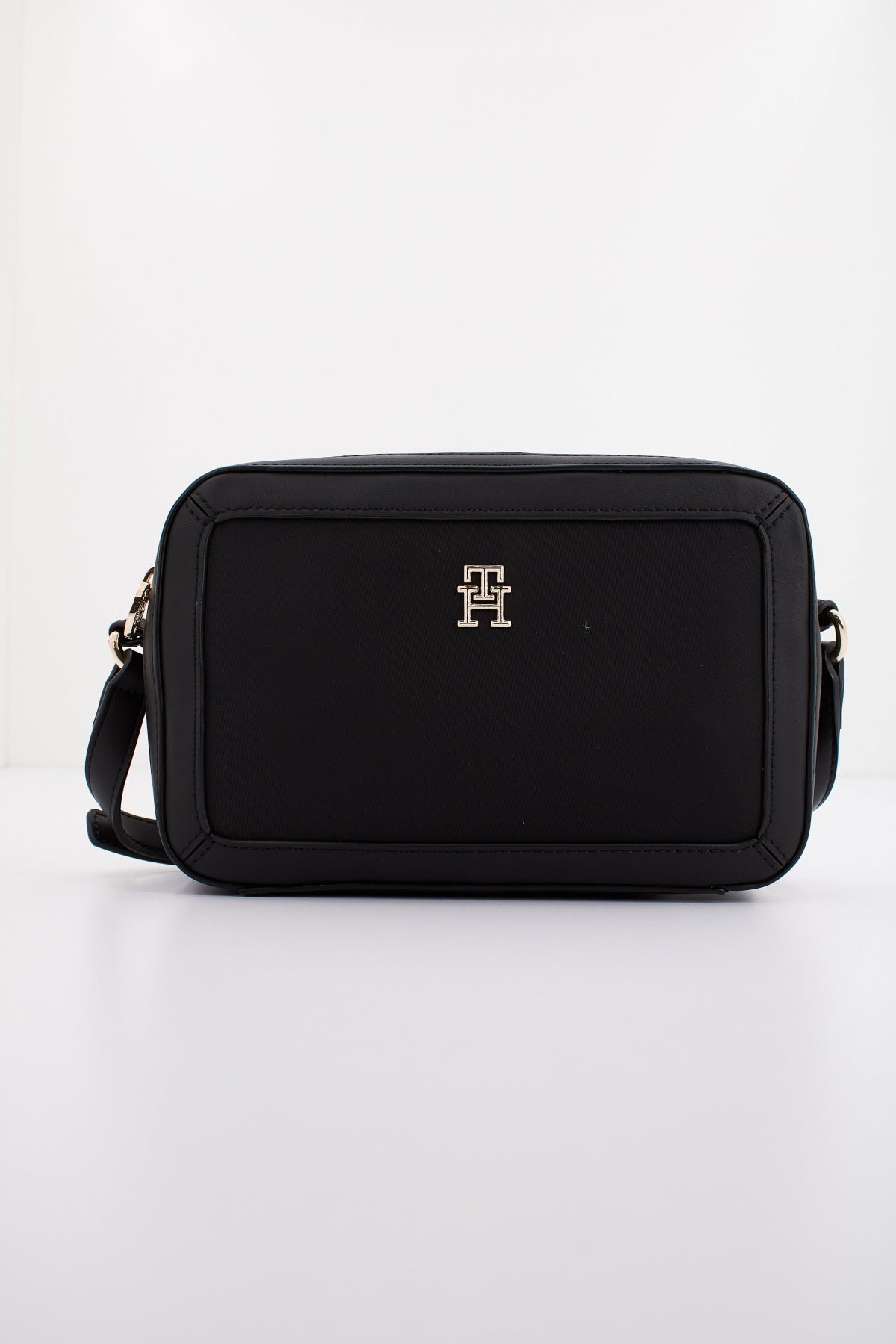 TOMMY HILFIGER ESSENTIAL S CROSSOVER en color NEGRO (1)