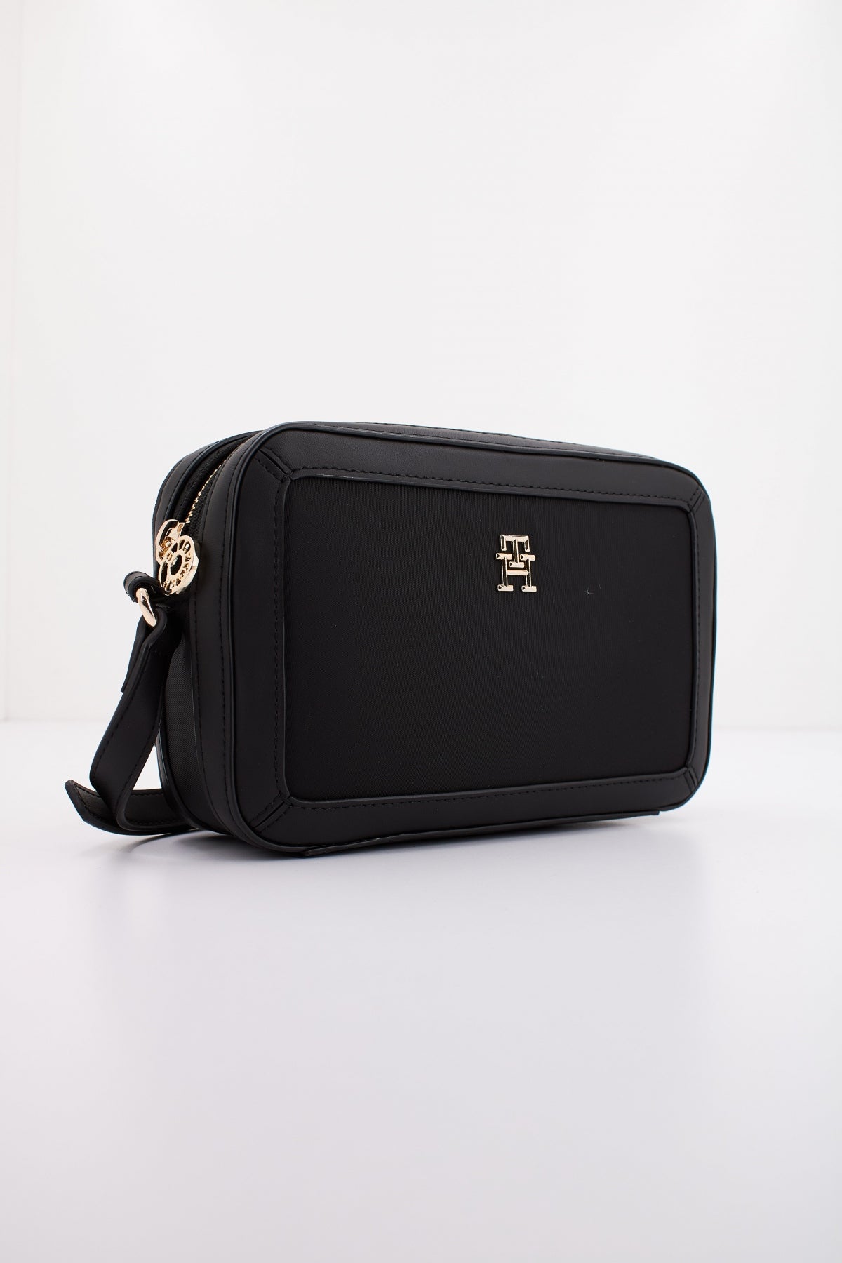 TOMMY HILFIGER ESSENTIAL S CROSSOVER en color NEGRO (2)