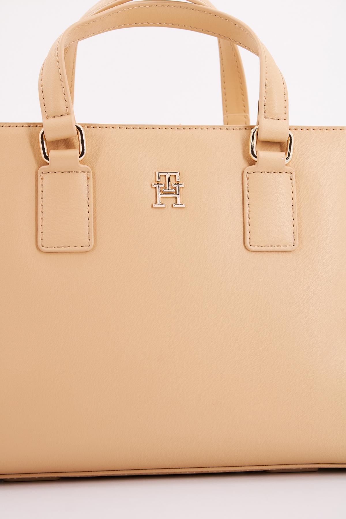 TOMMY HILFIGER MONOTYPE MINI TOTE en color MARRON CLARO (4)