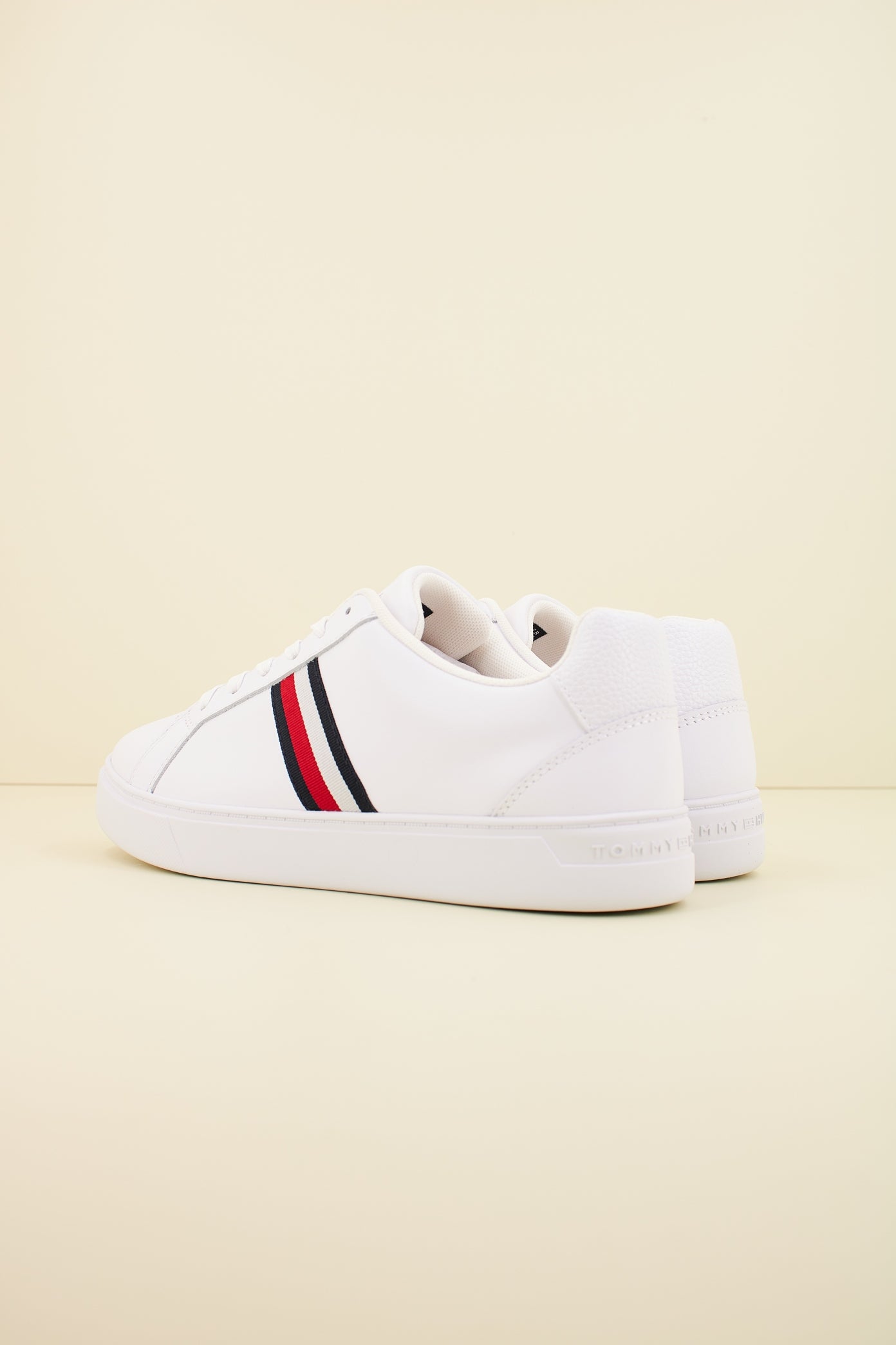 TOMMY HILFIGER FWFW en color BLANCO (3)