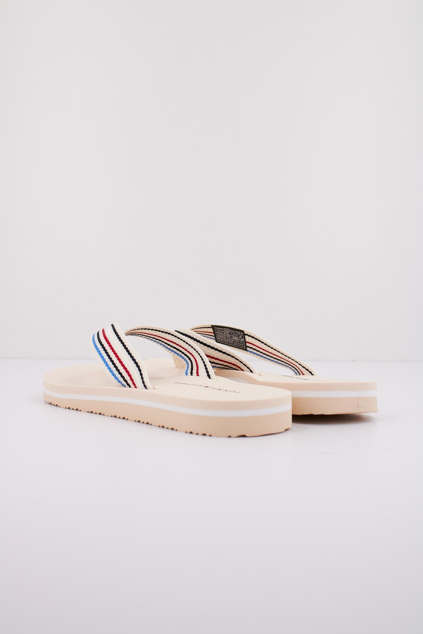 TOMMY HILFIGER TH STRIPES BEACH SANDAL en color BEIS (3)