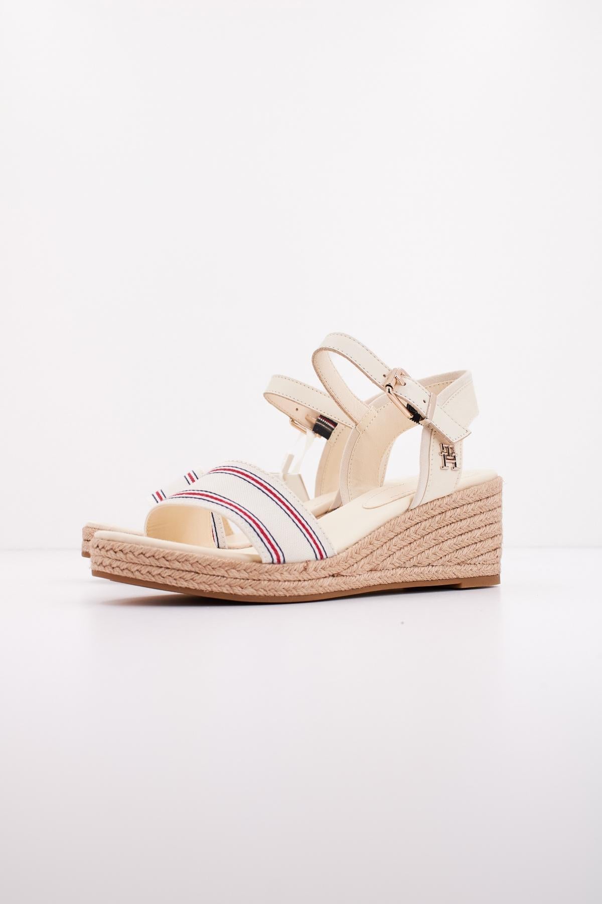 TOMMY HILFIGER SHIRTING WEDGE SANDAL en color BLANCO (2)