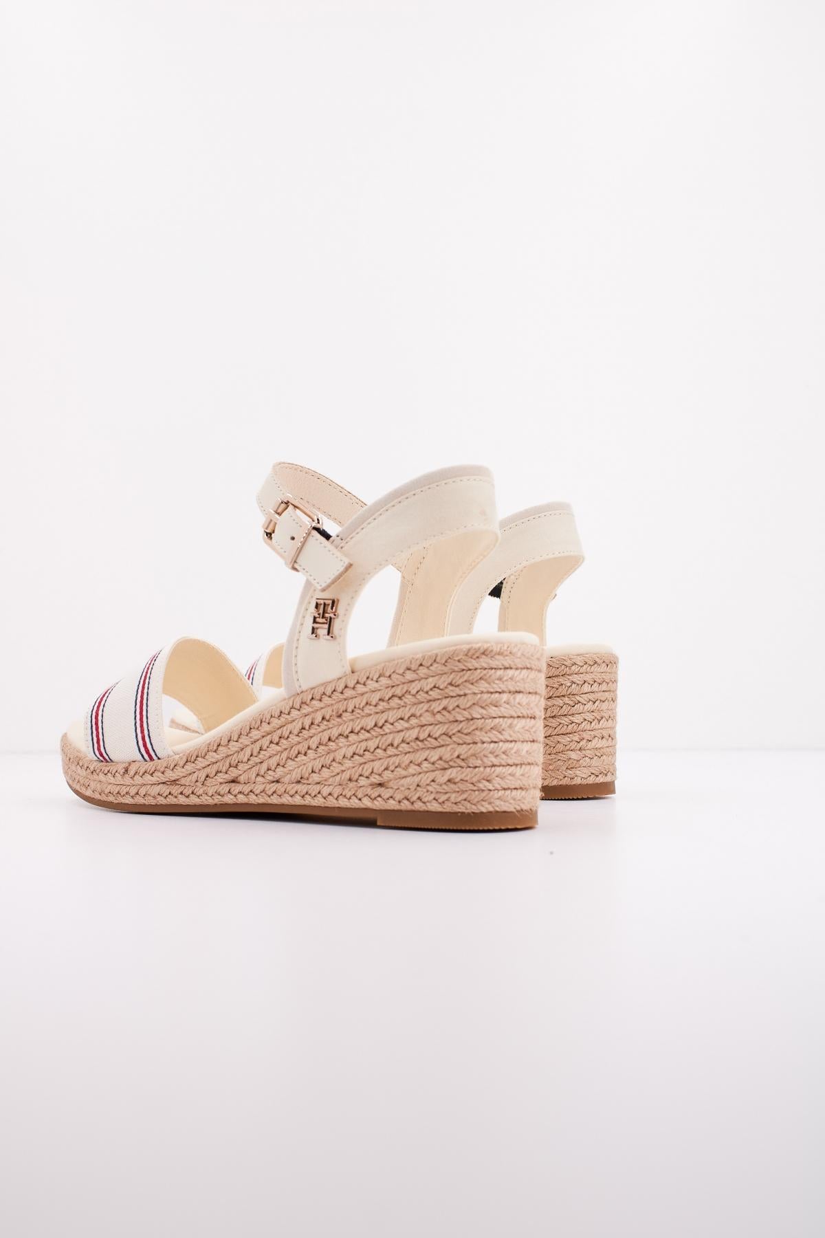 TOMMY HILFIGER SHIRTING WEDGE SANDAL en color BLANCO (3)