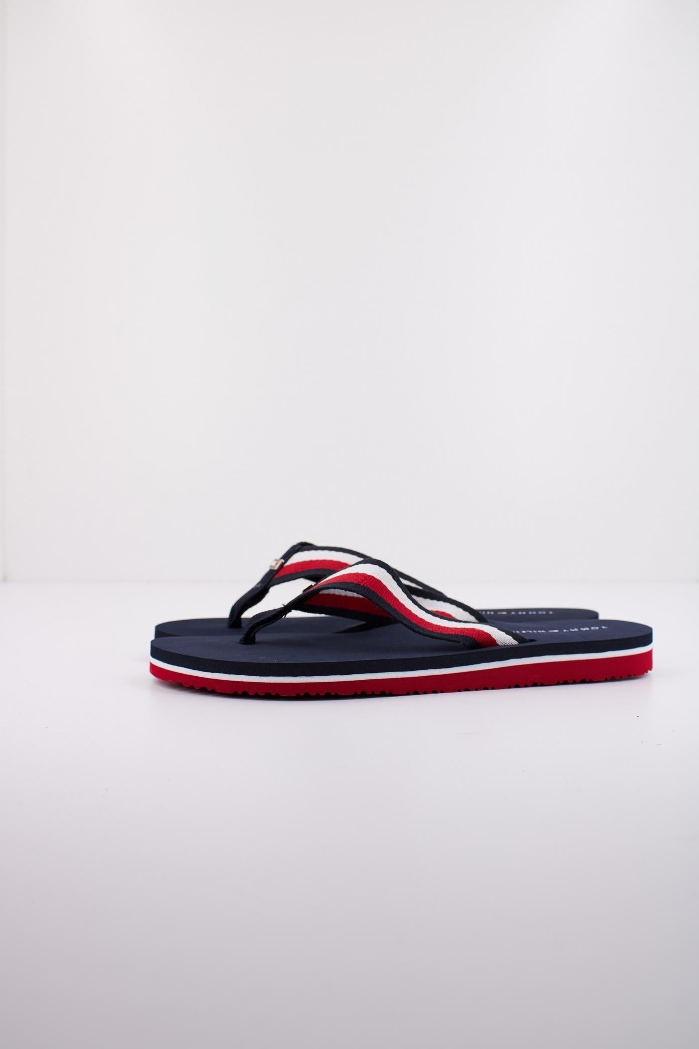 TOMMY HILFIGER CORPORATE BEACH SANDAL en color AZUL (1)
