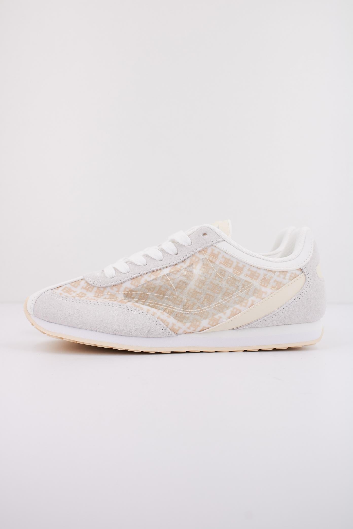 TOMMY HILFIGER TH MONOGRAM HERITAGE RUNNER en color BEIS (1)