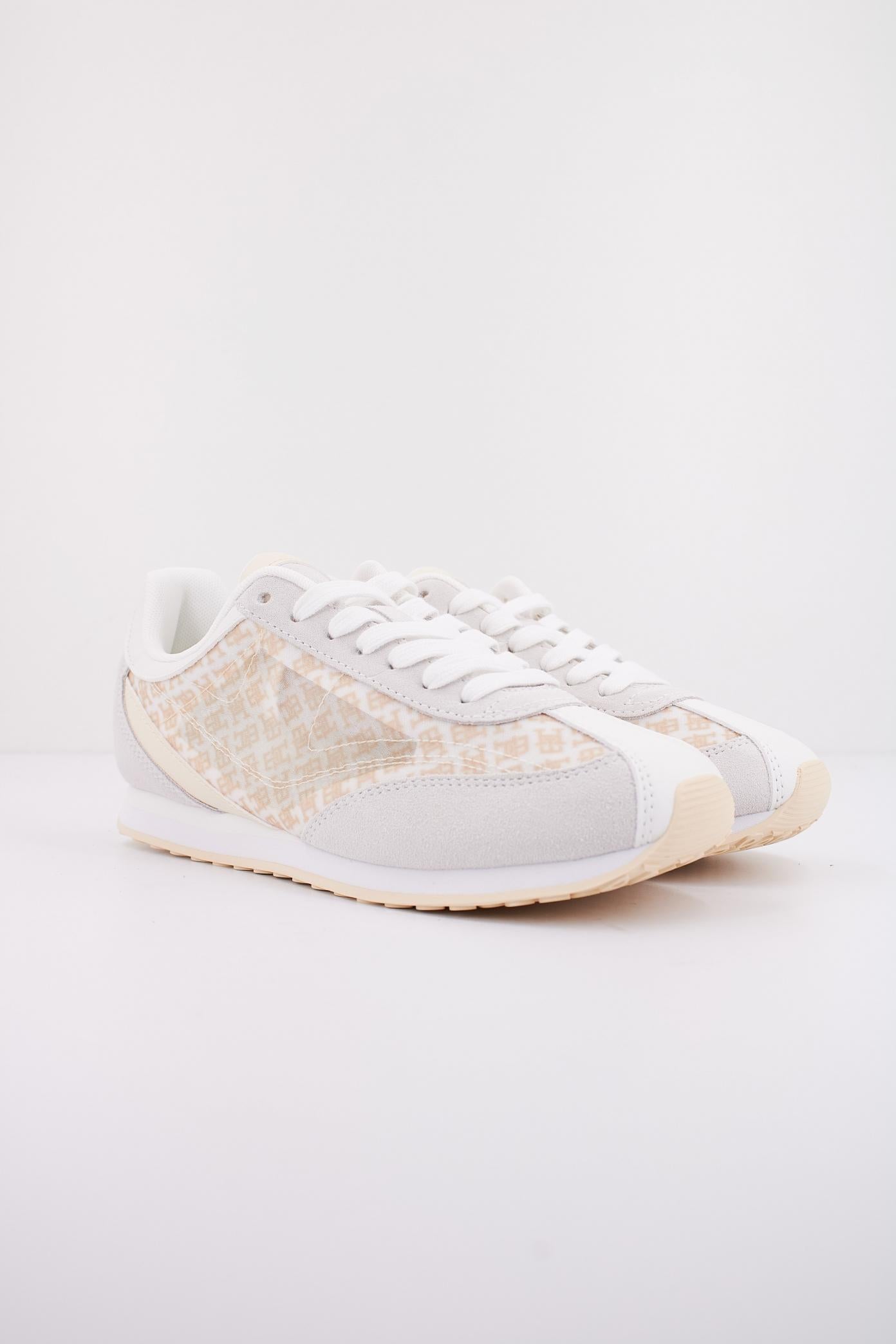 TOMMY HILFIGER TH MONOGRAM HERITAGE RUNNER en color BEIS (2)