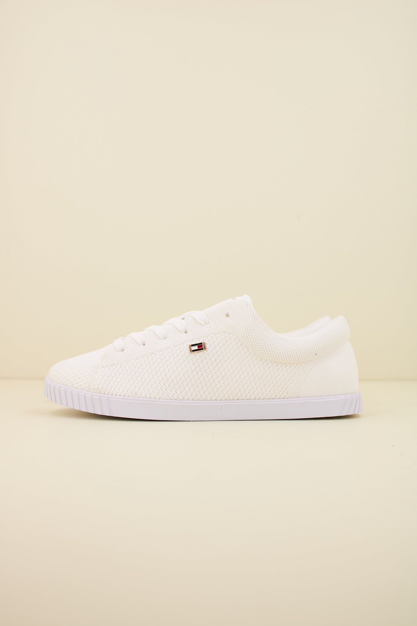 TOMMY HILFIGER FLAG LACE UP SNEAKER KNI en color BLANCO (1)