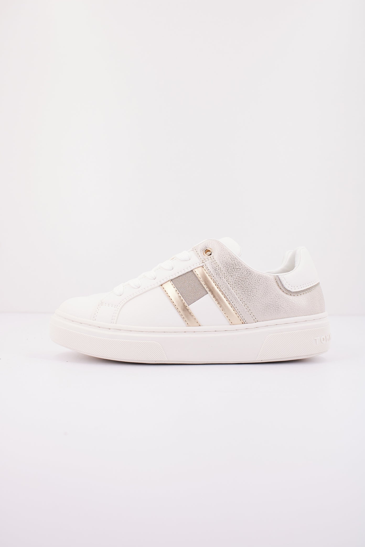 TOMMY HILFIGER TA en color BLANCO (1)