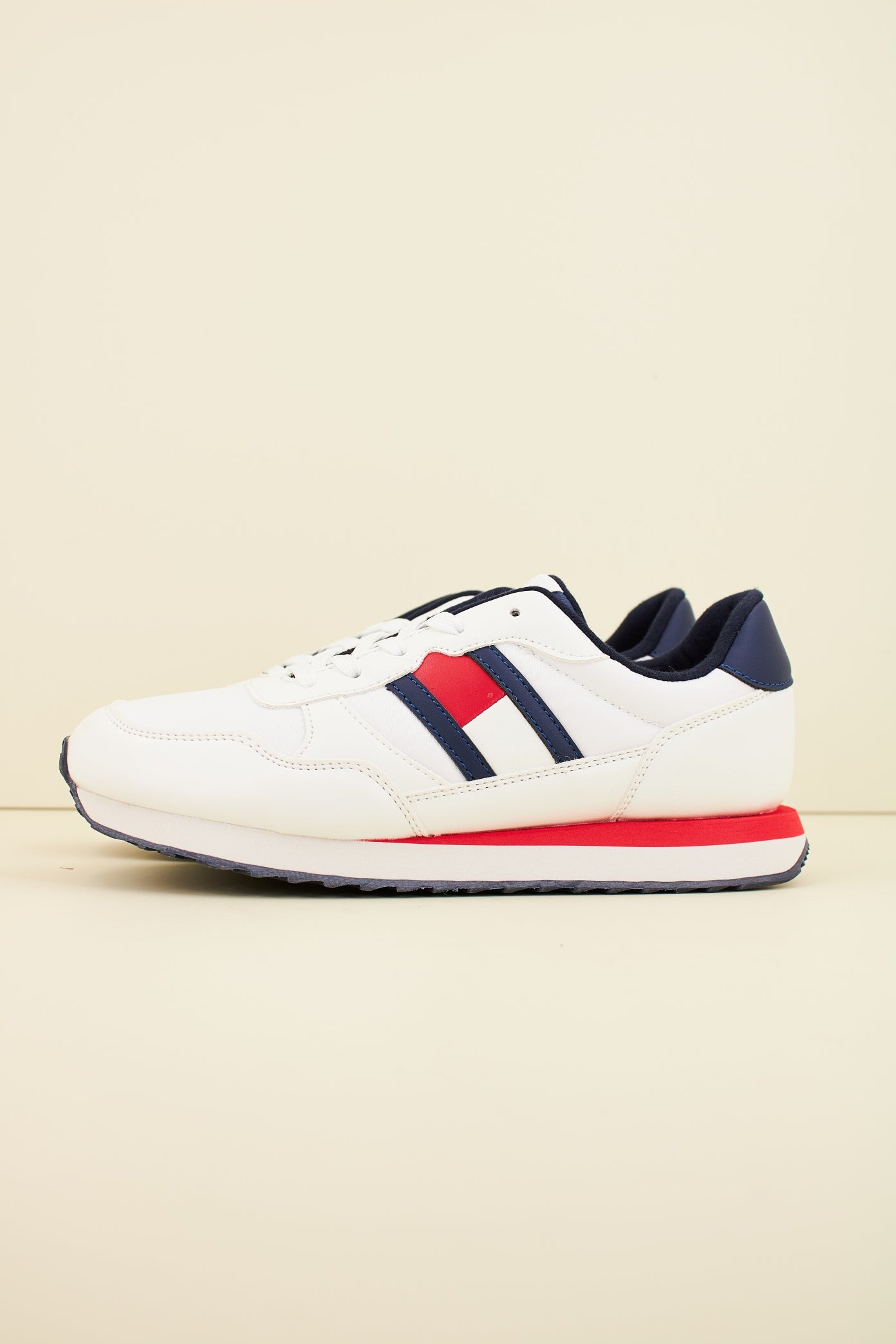 TOMMY HILFIGER SNEAKER FLAG BASSA ALLAC en color BLANCO (1)