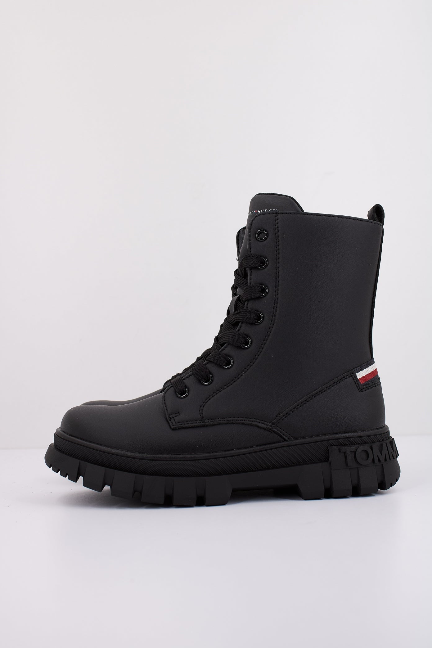 TOMMY HILFIGER LACE-UP BOOTIE en color NEGRO (1)