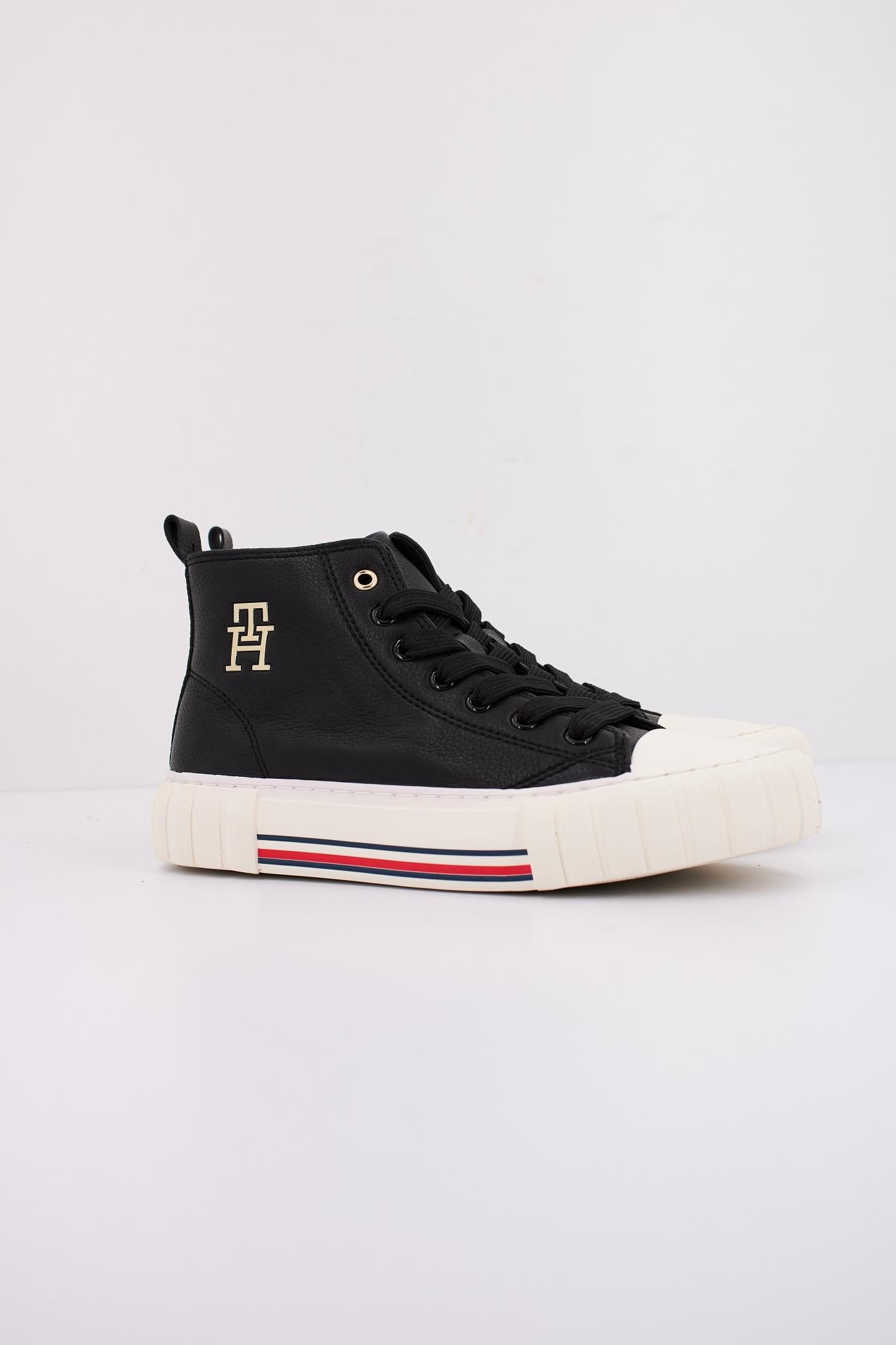 TOMMY HILFIGER HIGH TOP LACE-UP SNEAKER en color NEGRO (2)