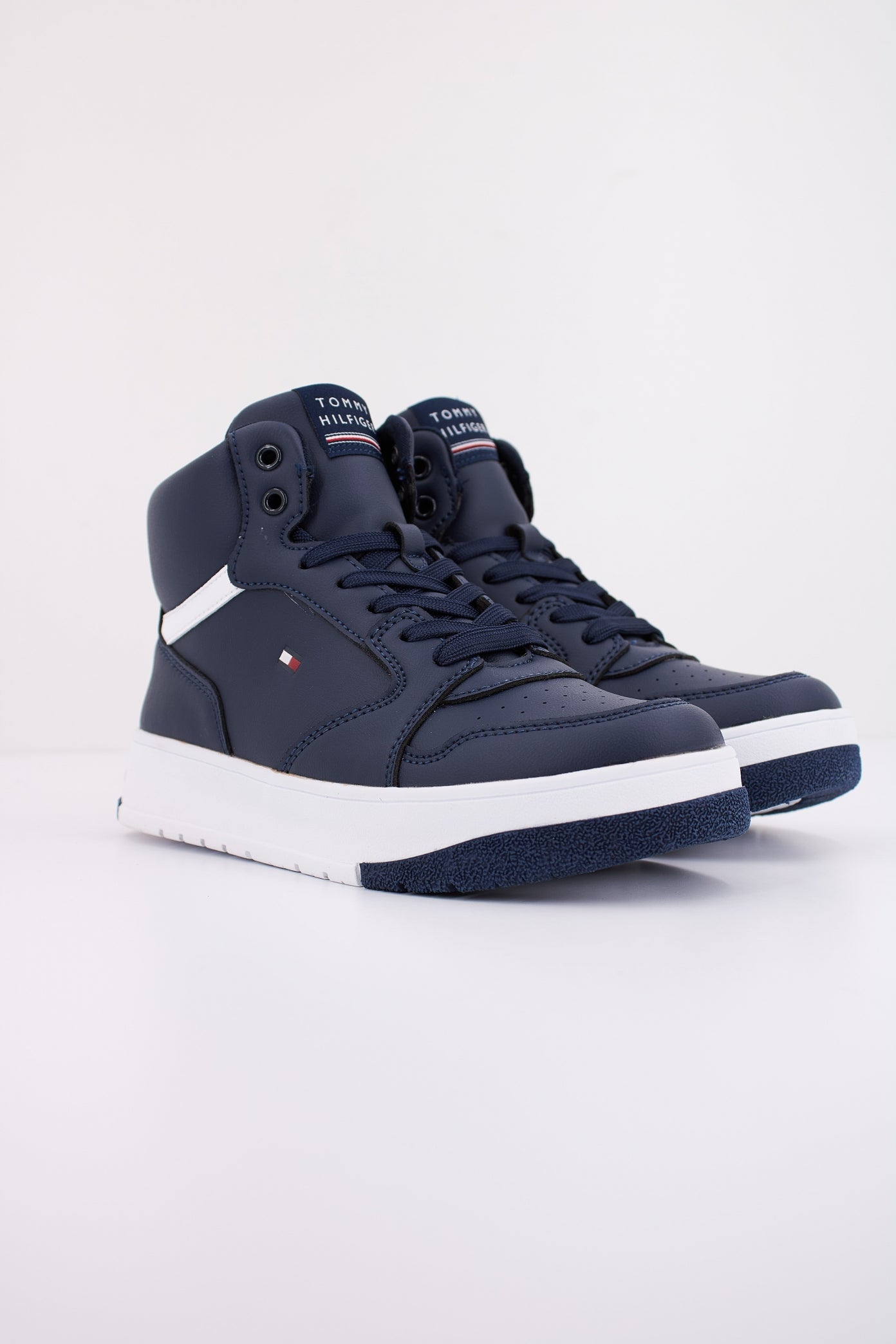 TOMMY HILFIGER MID CUTLACE-UP SNEAKER en color AZUL (2)