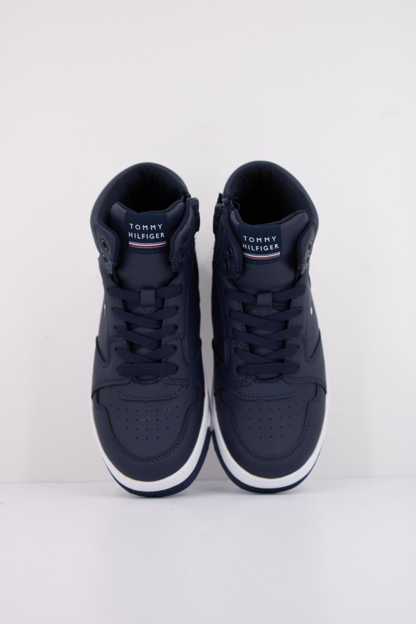 TOMMY HILFIGER MID CUTLACE-UP SNEAKER en color AZUL (3)