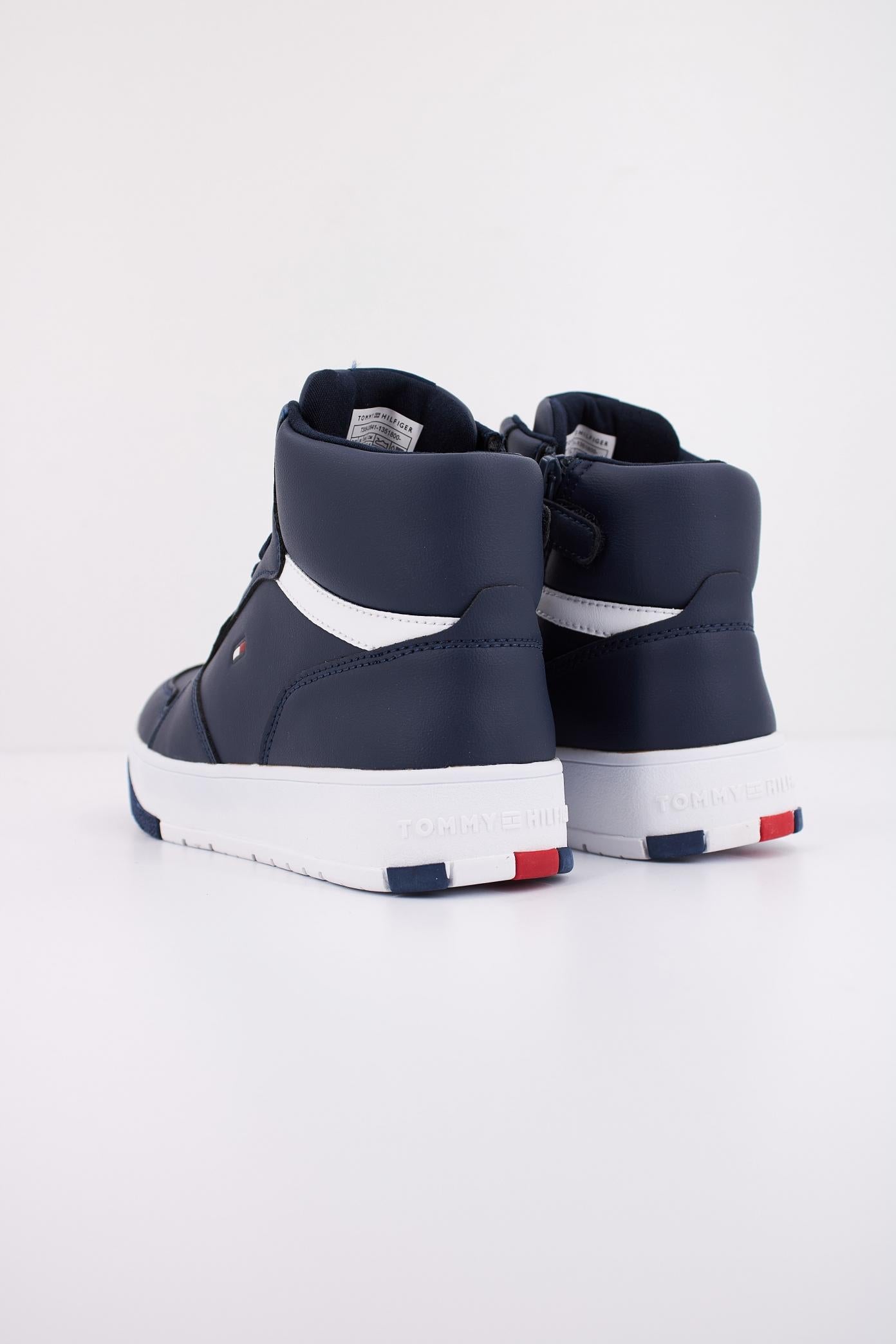 TOMMY HILFIGER MID CUTLACE-UP SNEAKER en color AZUL (4)
