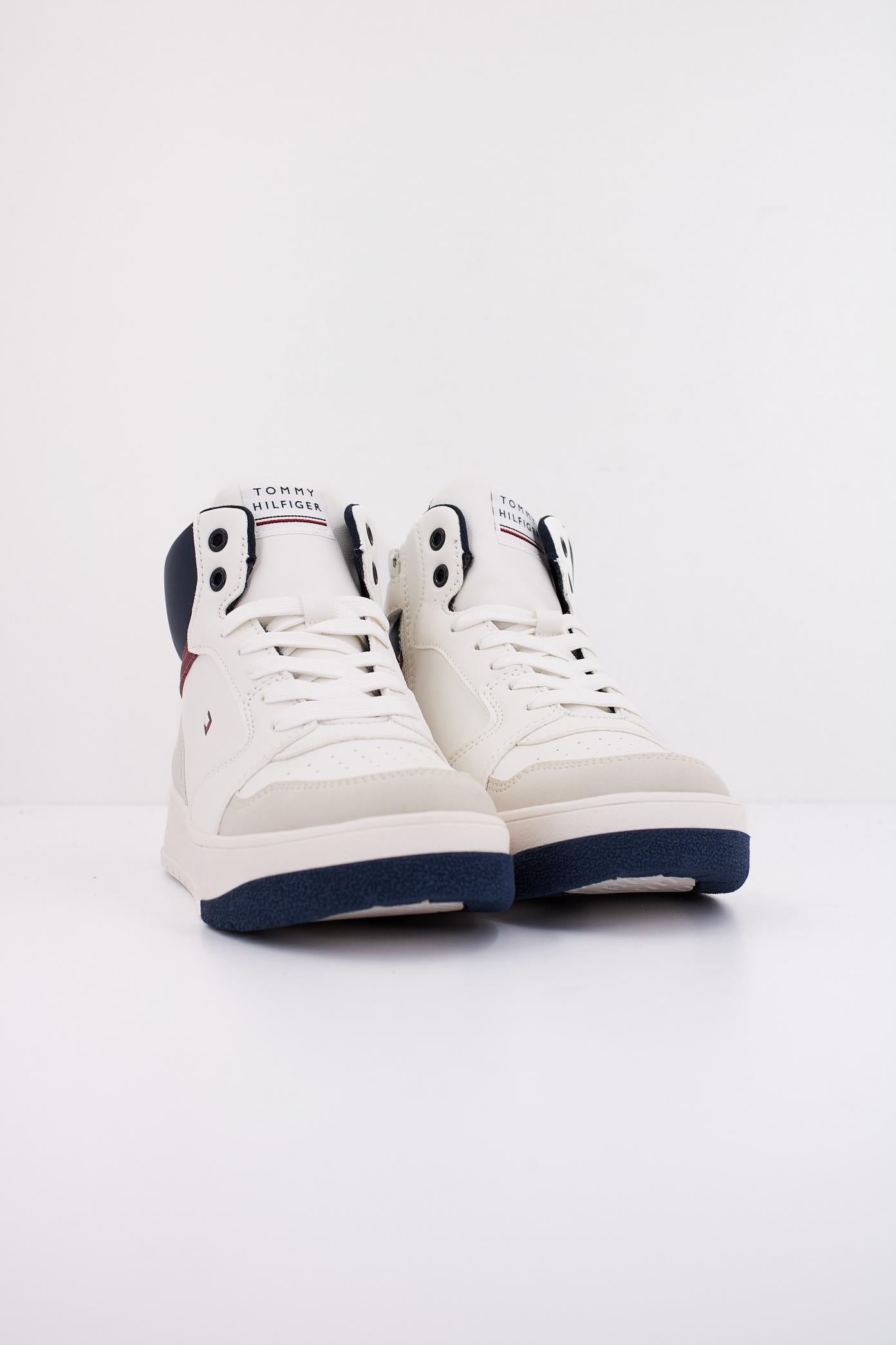 TOMMY HILFIGER MID CUT LACE-UP SNEAKER en color BLANCO (2)