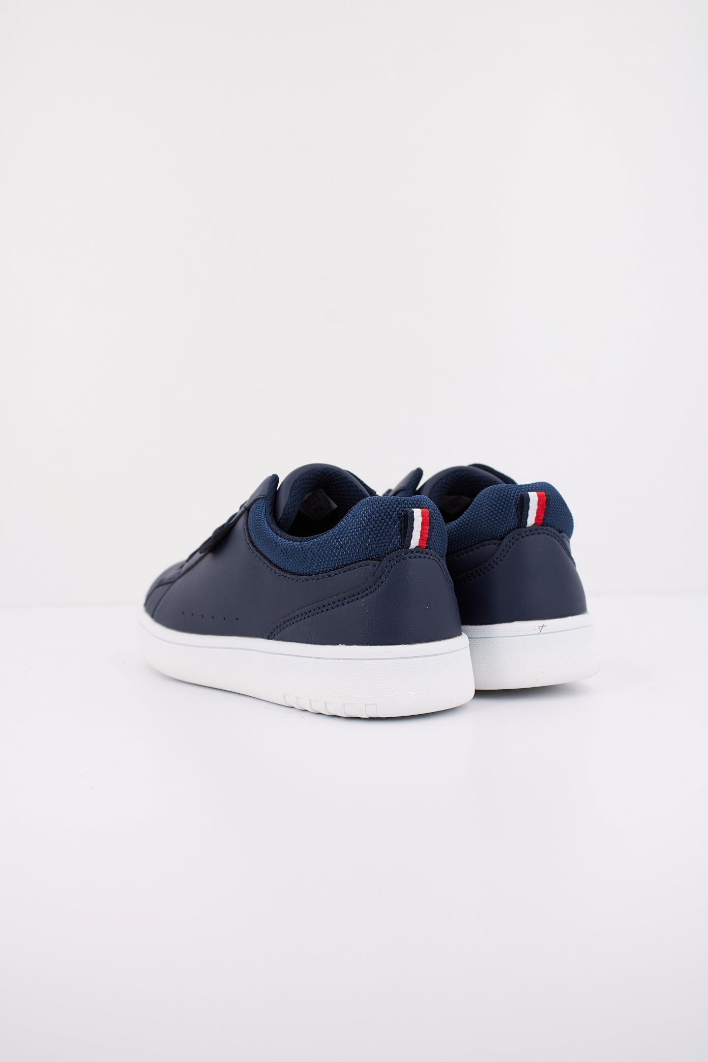 TOMMY HILFIGER LOW CUT LACE-UP en color AZUL (4)