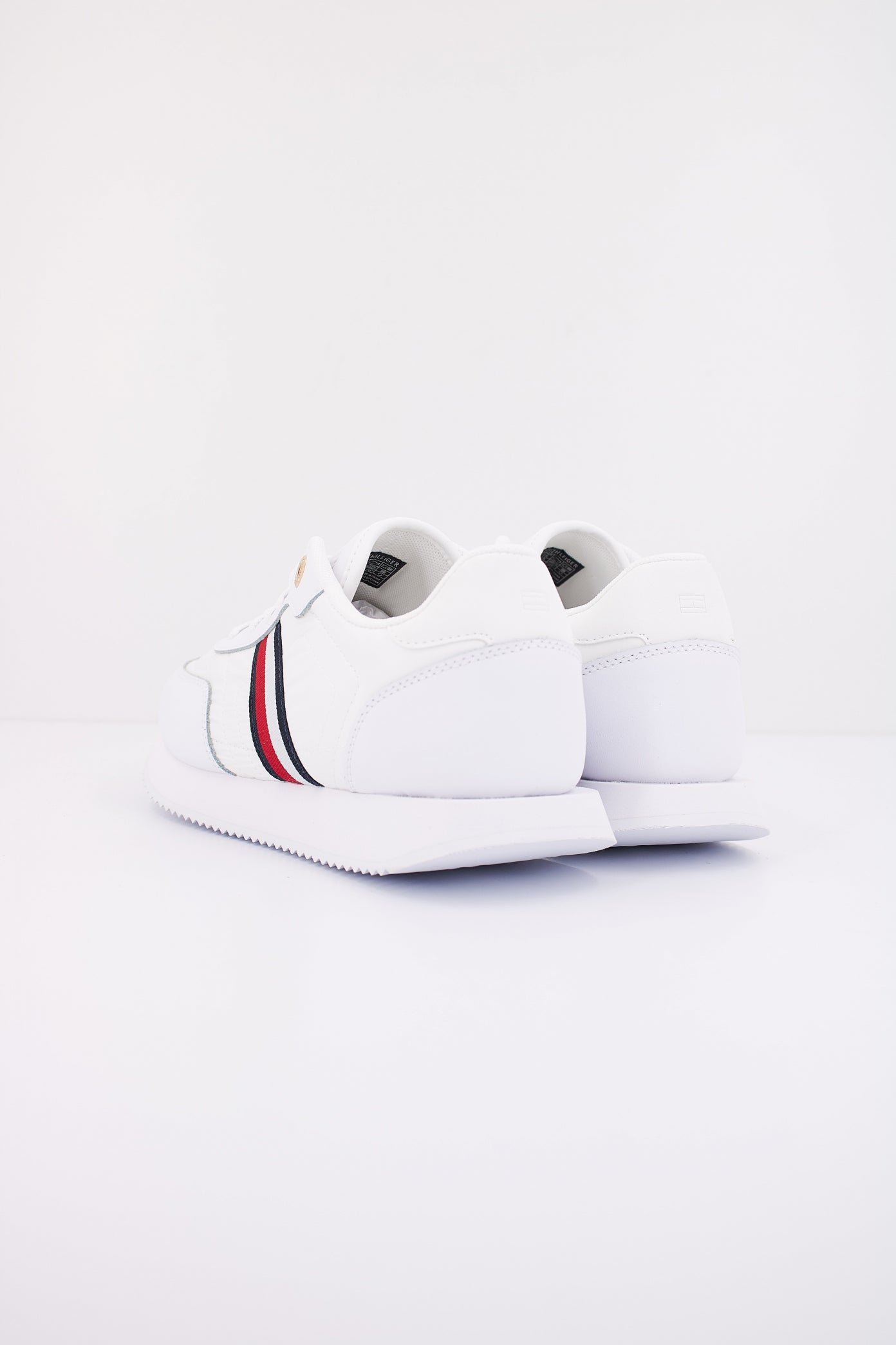 TOMMY HILFIGER ESSENTIAL RUNNER GLOBAL en color BLANCO (4)