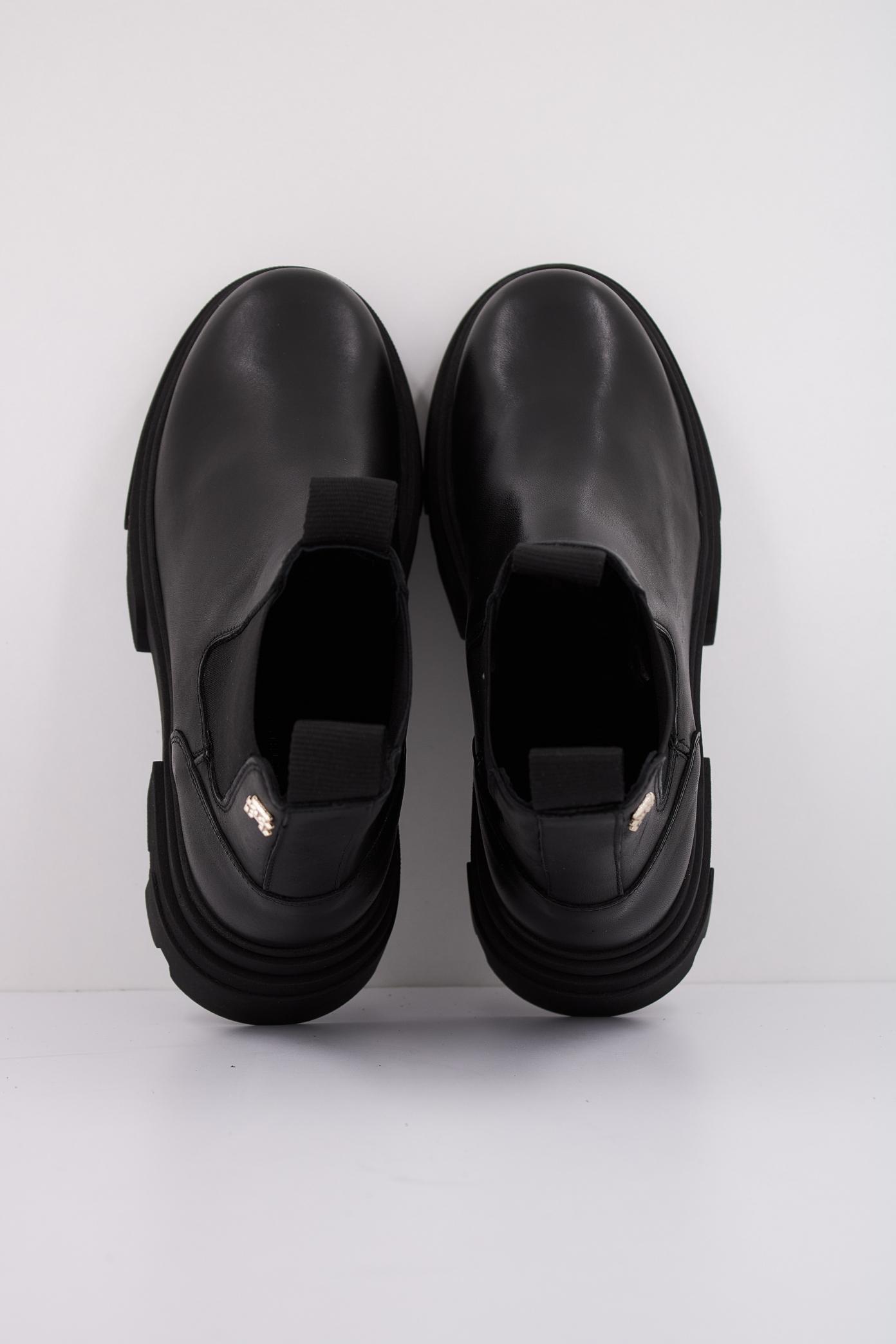 TOMMY HILFIGER COMBAT LEATHER LOW CHELS en color NEGRO (3)