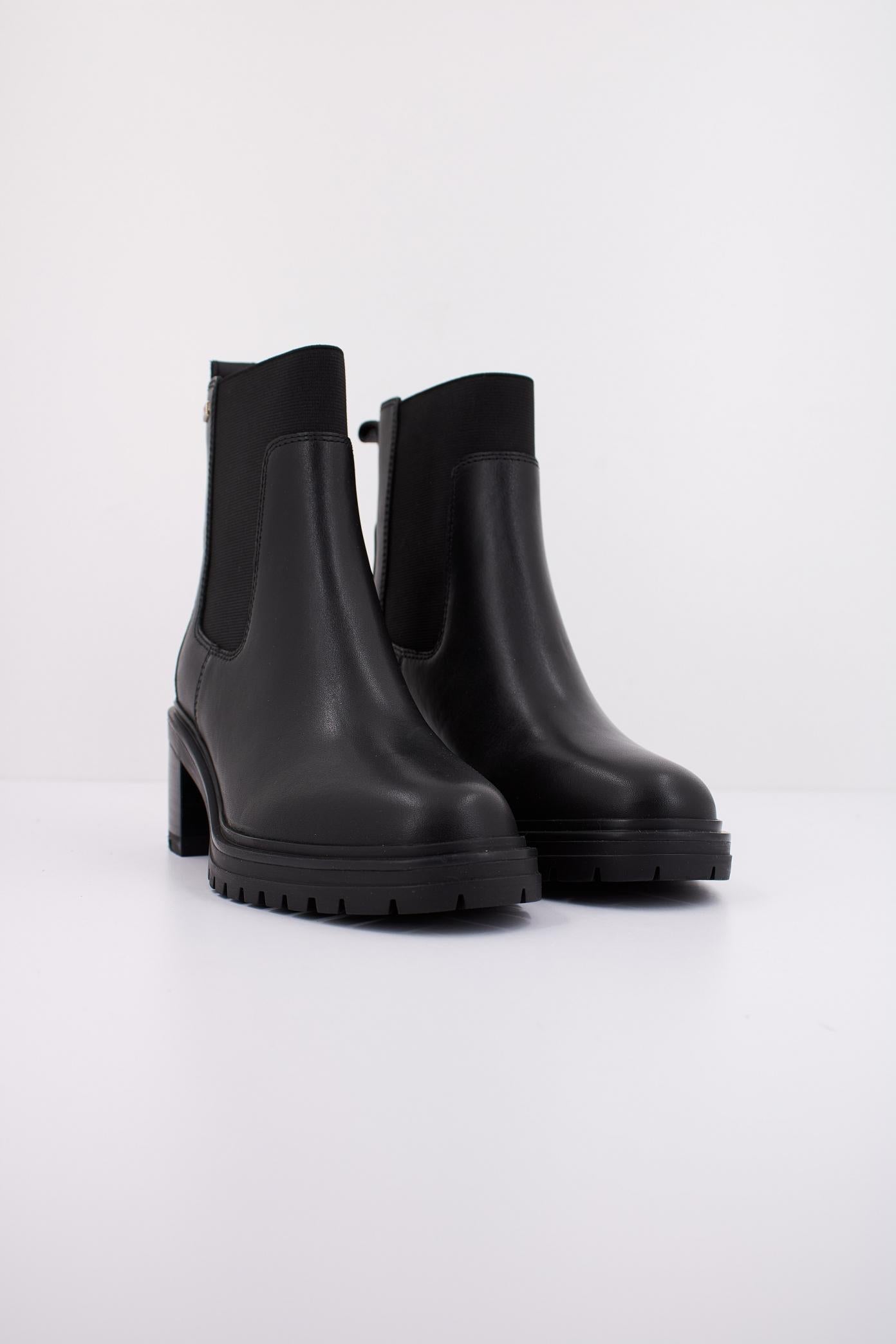 TOMMY HILFIGER FLAG MID HEEL LEATHER CH en color NEGRO (2)