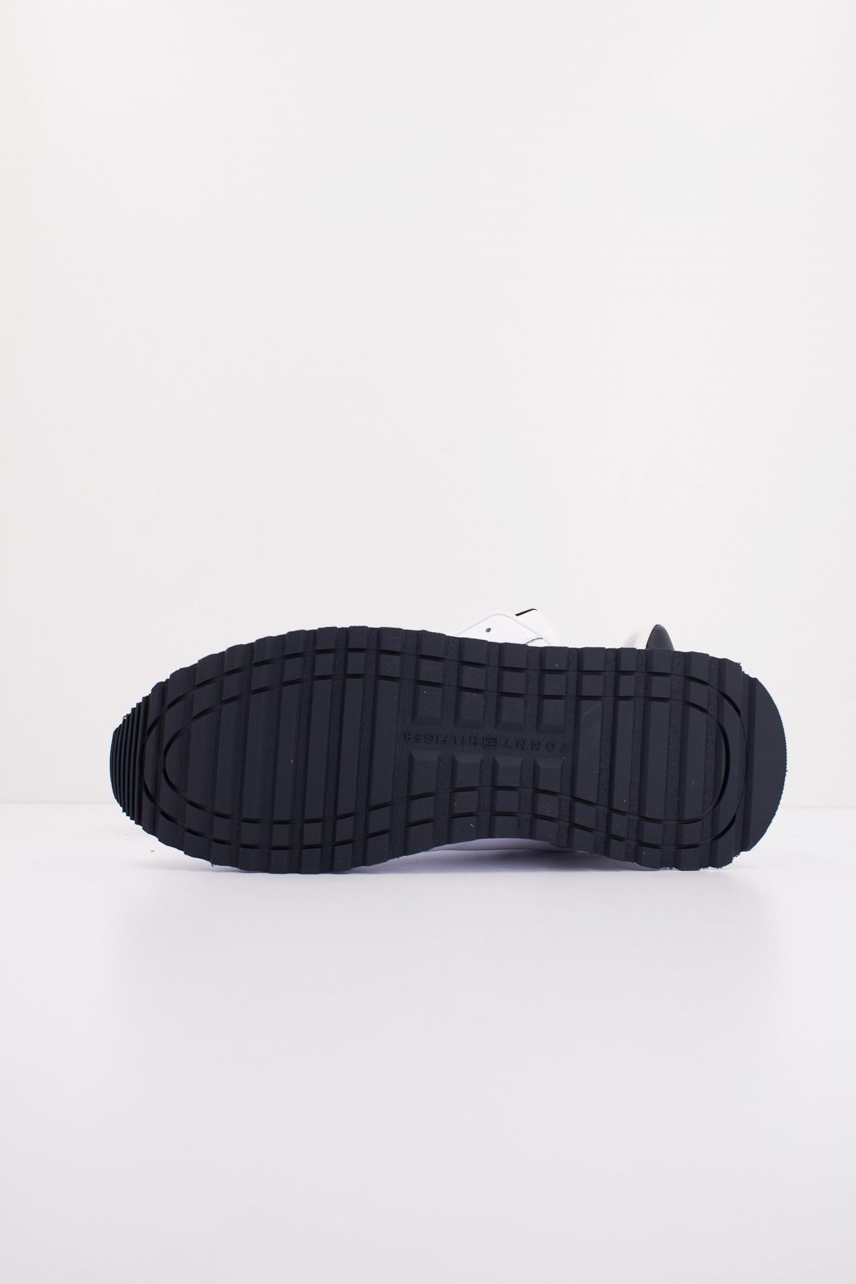 TOMMY HILFIGER NEW RUNNER EVA MIX en color BLANCO (5)