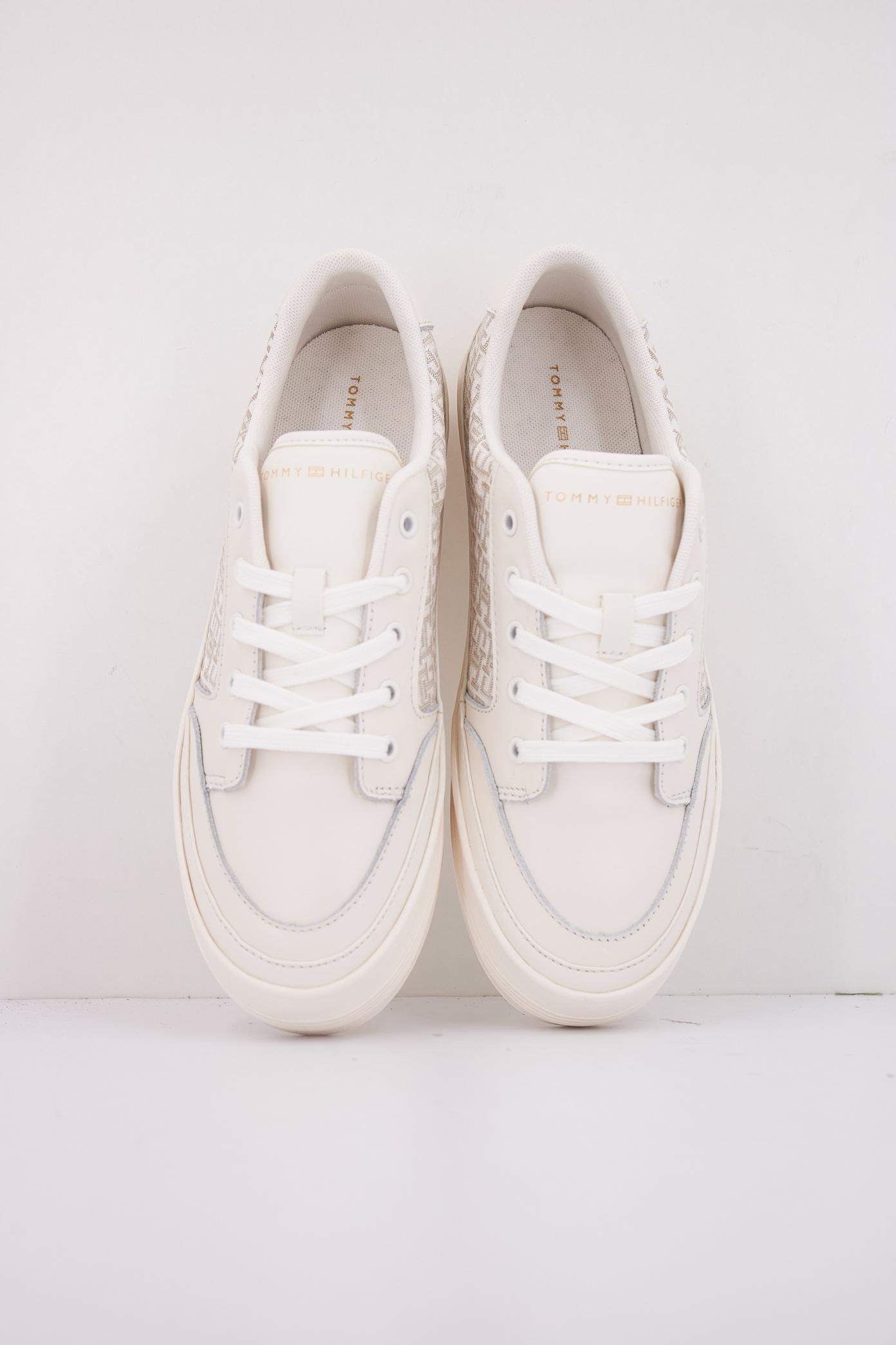 TOMMY HILFIGER FWFW en color BLANCO (3)