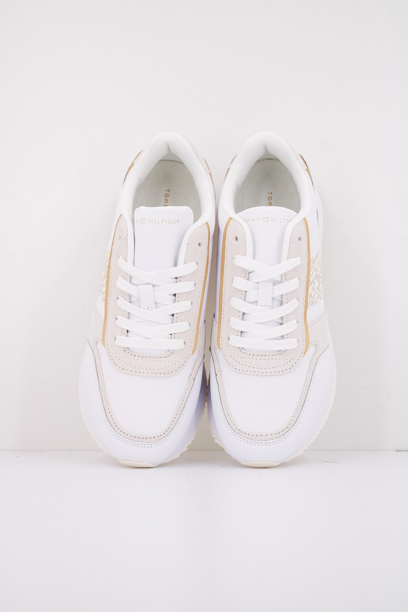 TOMMY HILFIGER LUX MONOGRAM RUNNER en color BLANCO (3)