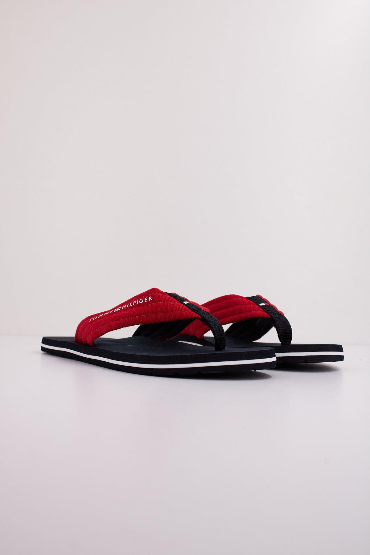 TOMMY HILFIGER HILFIGER NYC BEACH SANDAL en color ROJO (2)