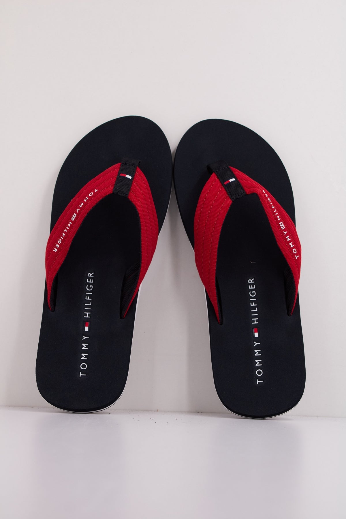 TOMMY HILFIGER HILFIGER NYC BEACH SANDAL en color ROJO (3)