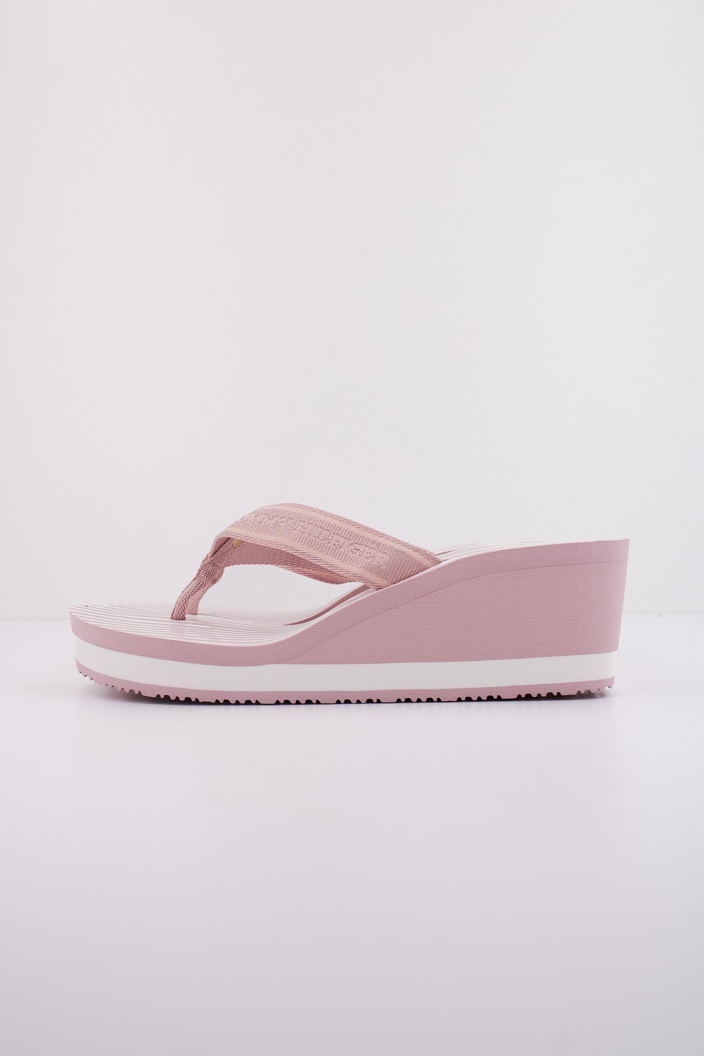 TOMMY HILFIGER STRIPIES WEDGE BEACH SAN en color ROSA (1)