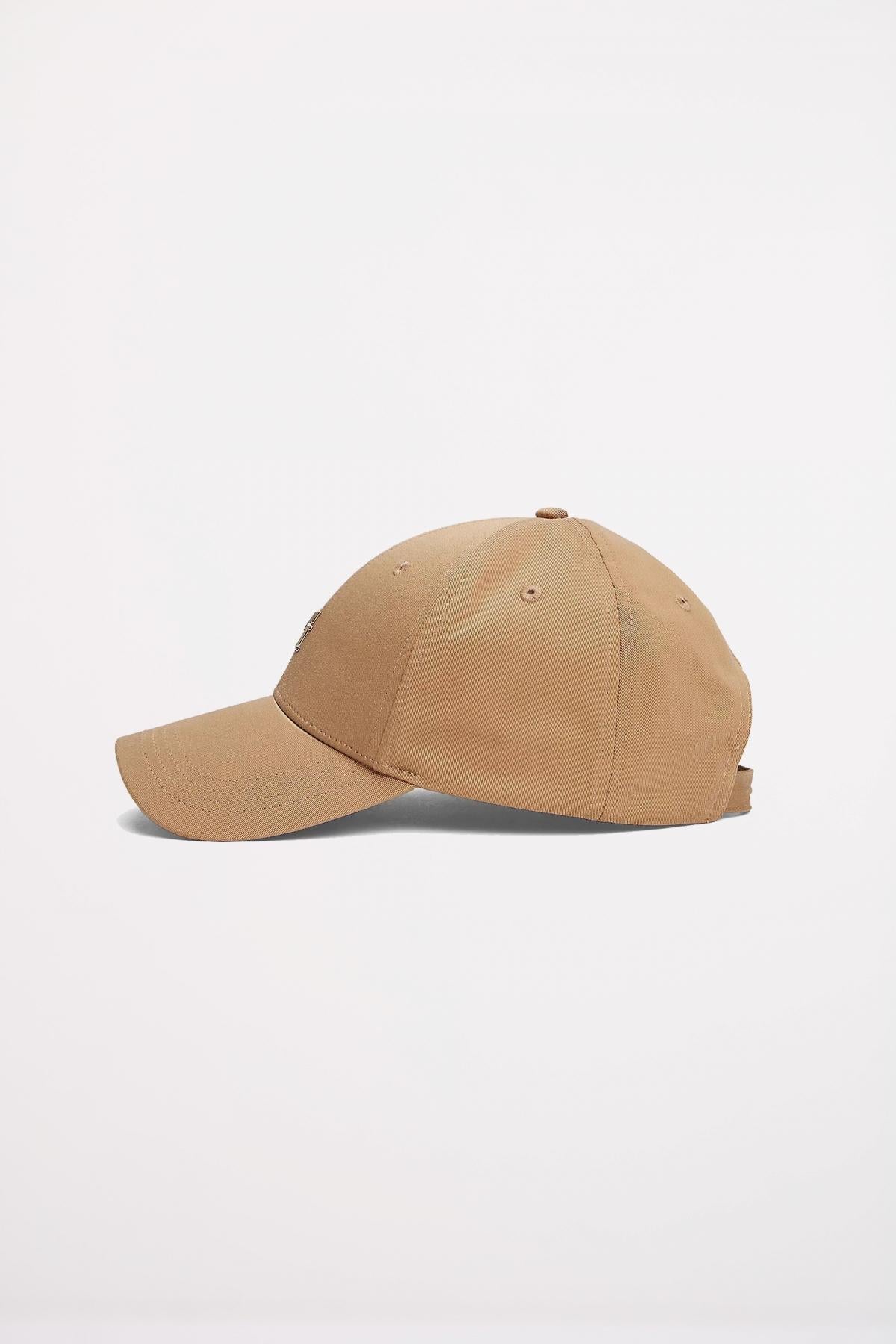 TOMMY HILFIGER ELEVATED CHIC CAP en color MARRON (2)