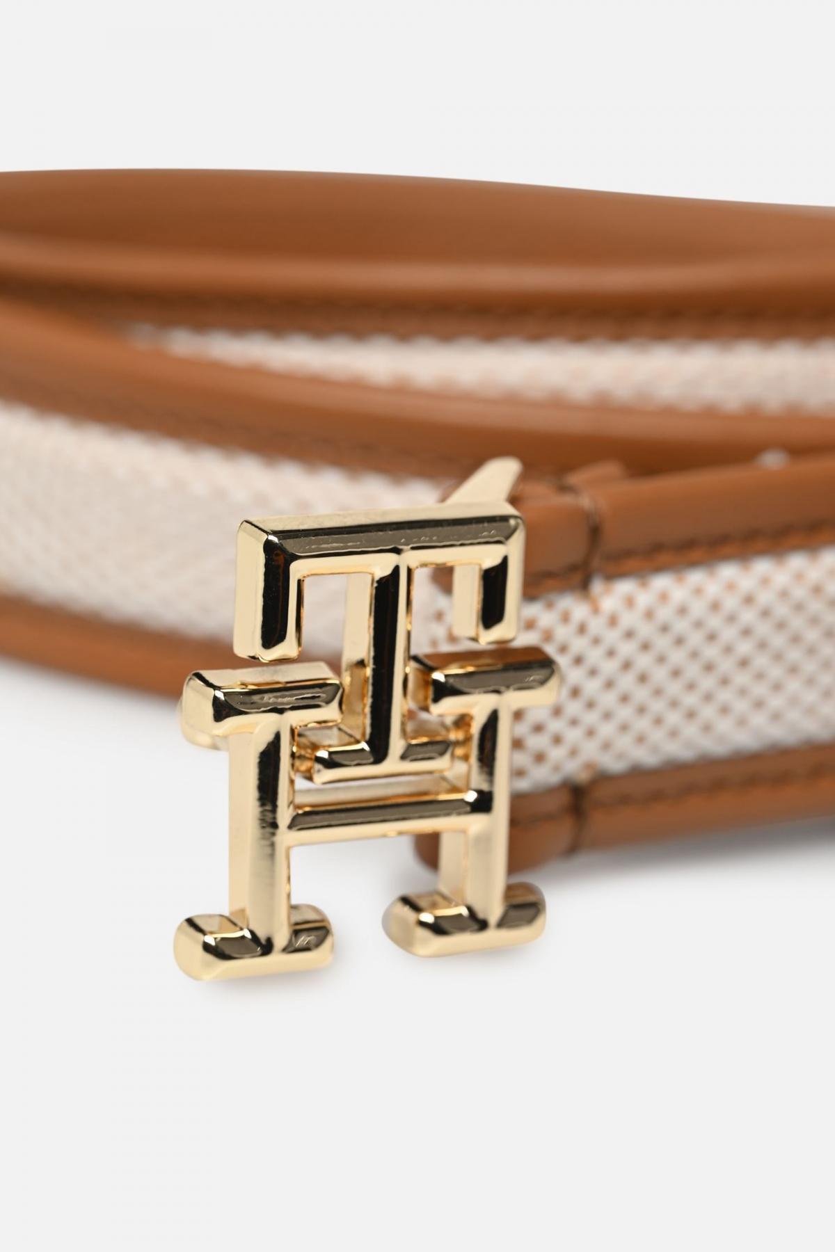TOMMY HILFIGER LOGO . CANVAS en color MARRON (2)
