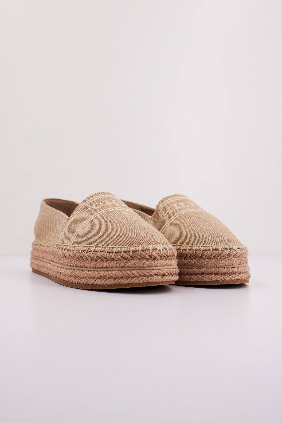TOMMY HILFIGER FWFW en color MARRON CLARO (2)