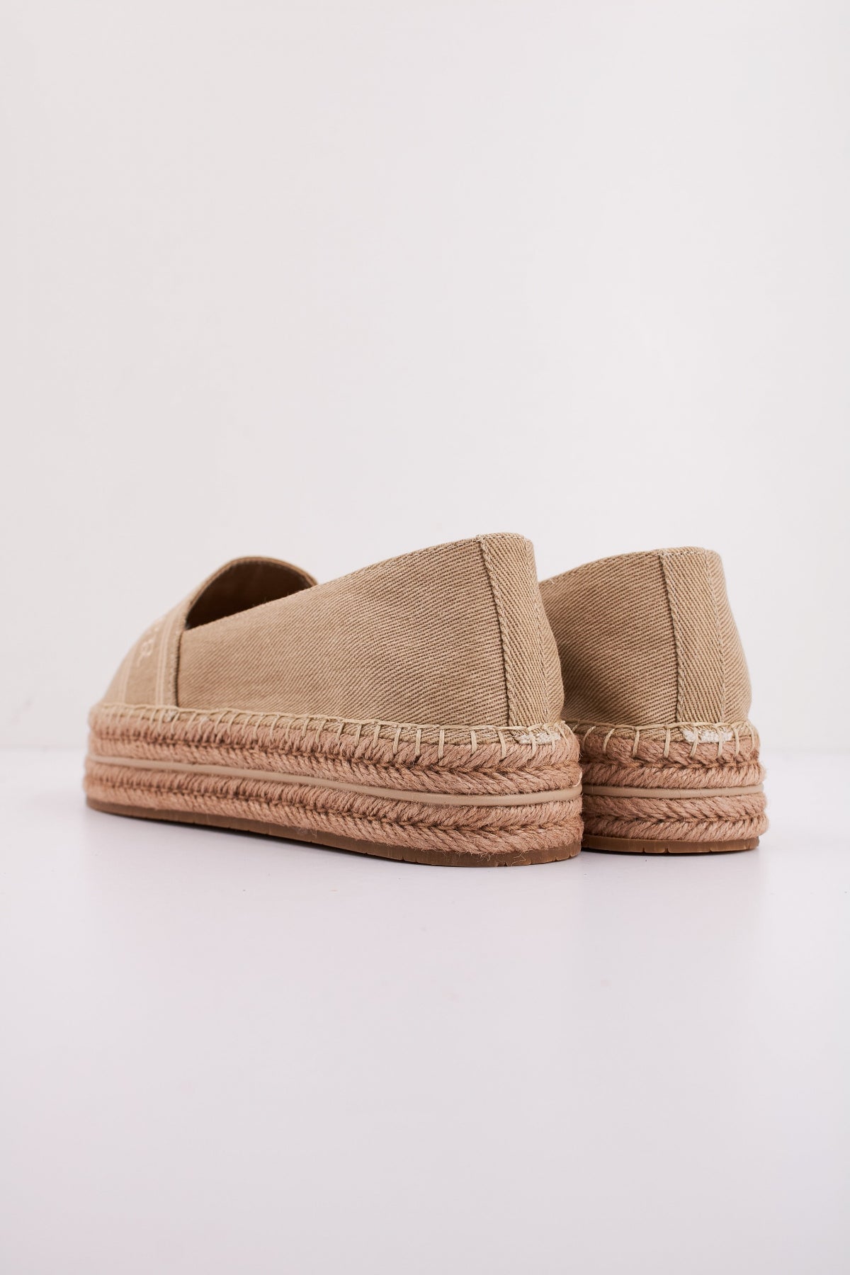 TOMMY HILFIGER FWFW en color MARRON CLARO (4)