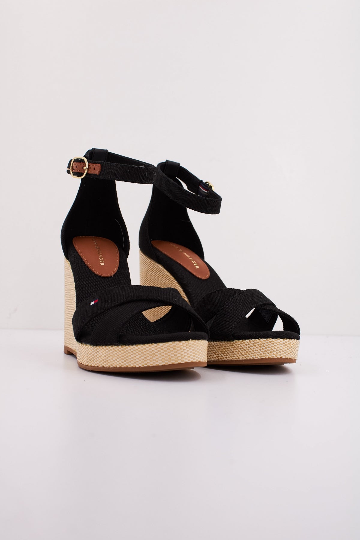 TOMMY HILFIGER FLAG HIGH WEDGE ESPAD CR en color NEGRO (2)