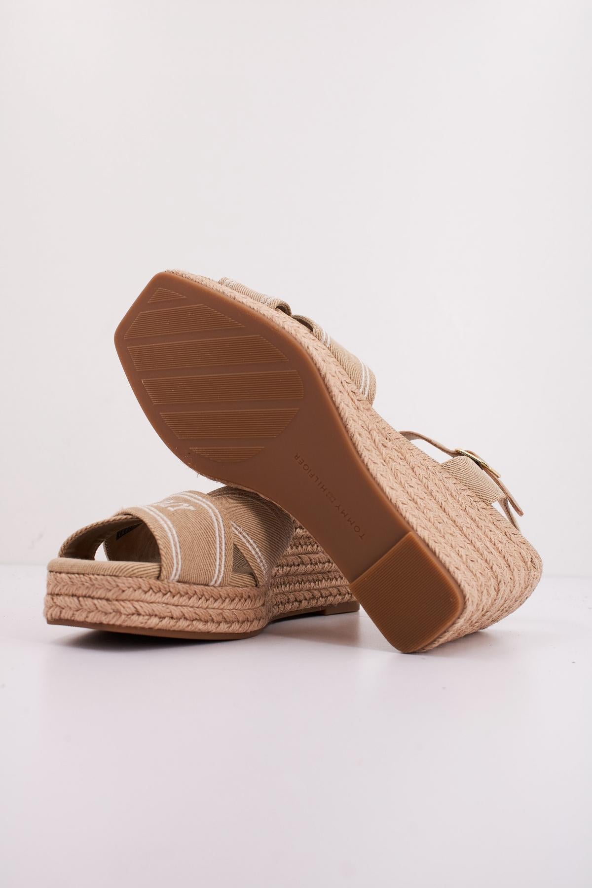 TOMMY HILFIGER FWFW en color MARRON CLARO (5)