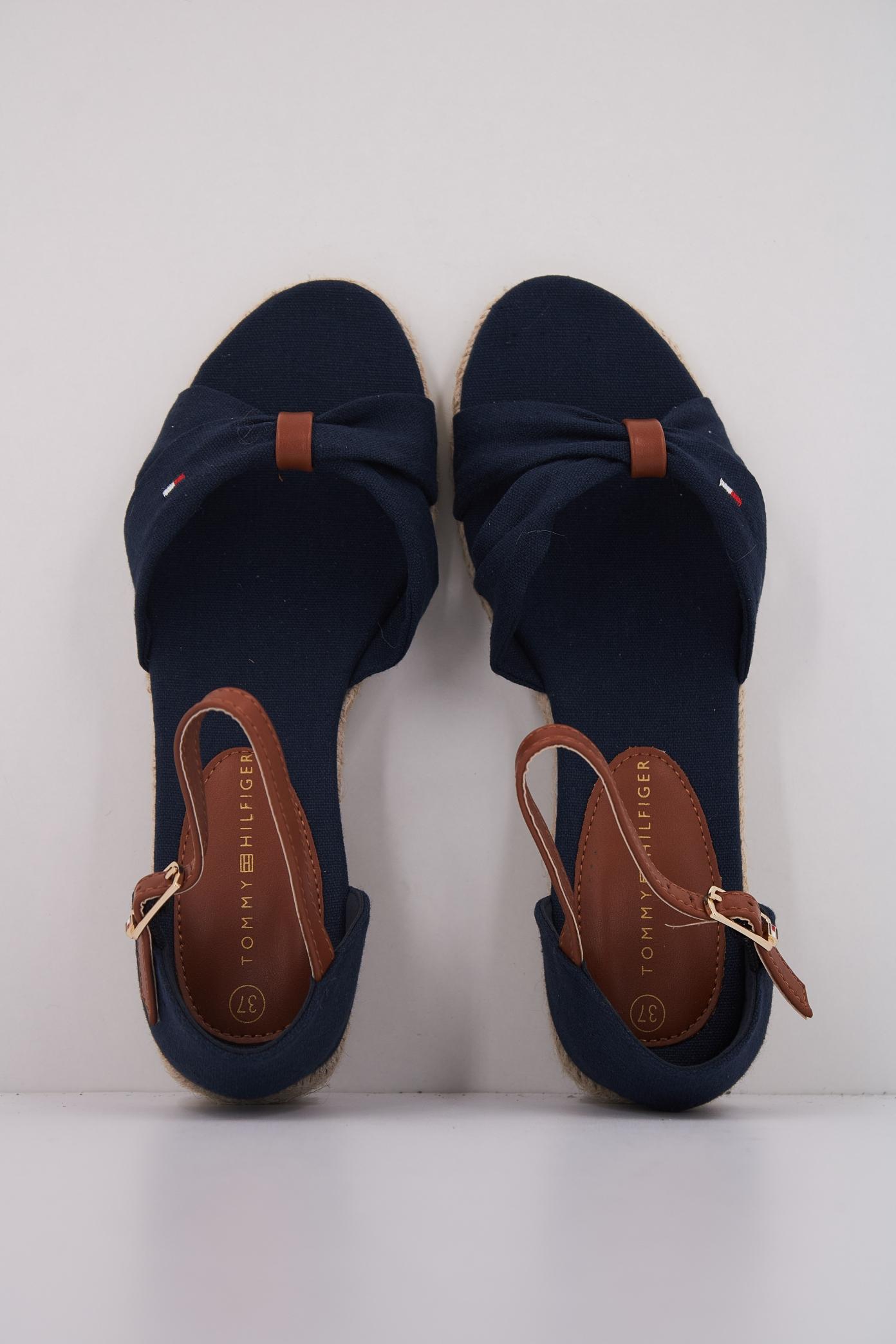 TOMMY HILFIGER TA en color AZUL (3)