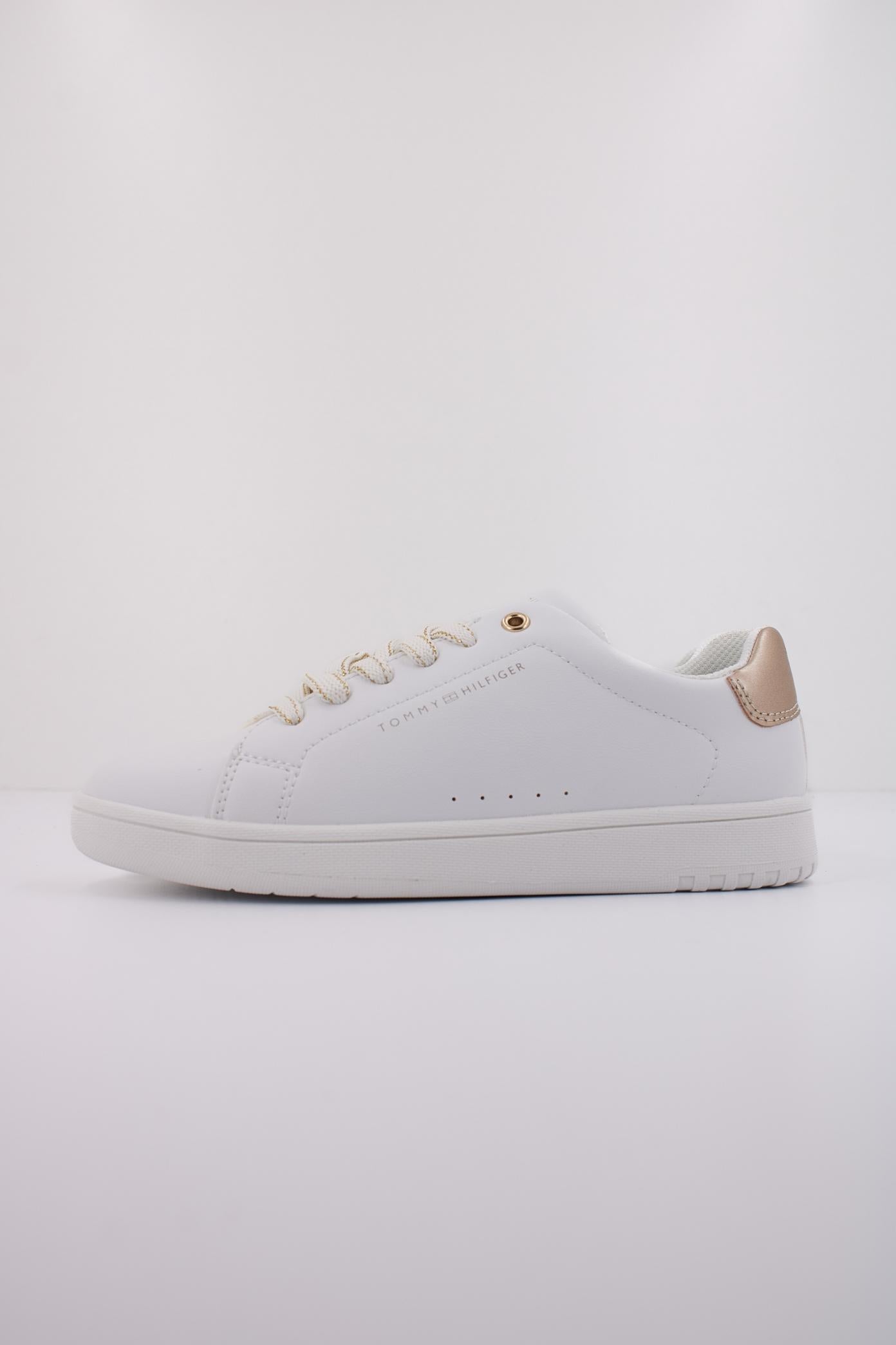 TOMMY HILFIGER TA en color BLANCO (1)