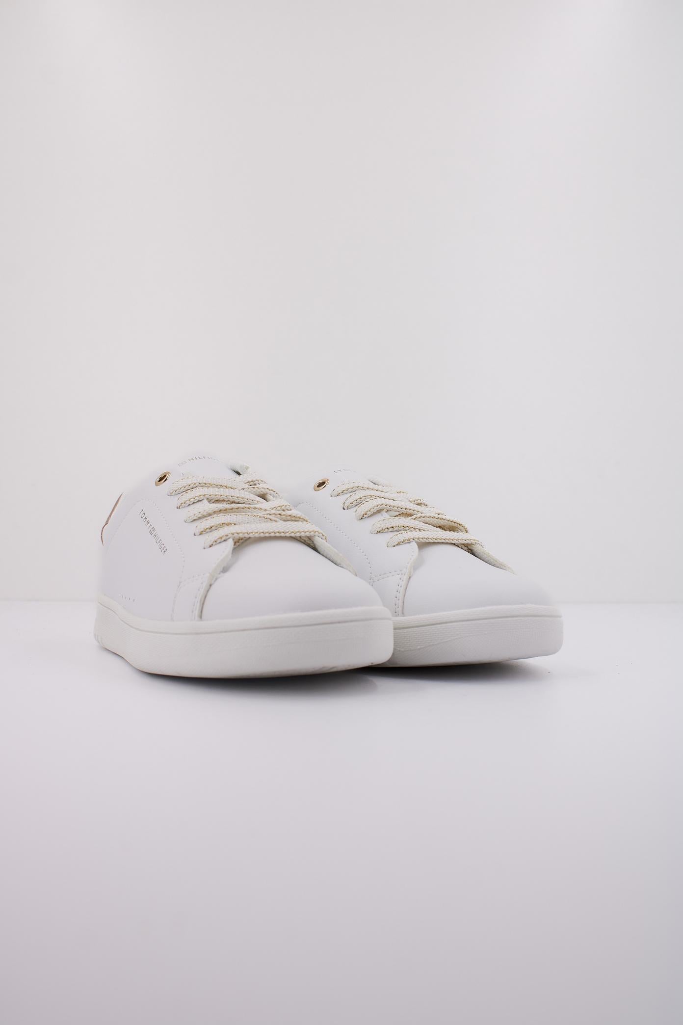 TOMMY HILFIGER TA en color BLANCO (2)