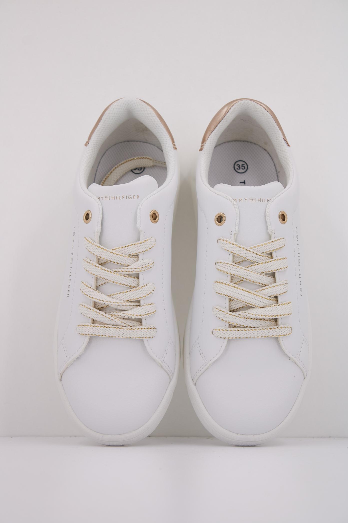 TOMMY HILFIGER TA en color BLANCO (3)