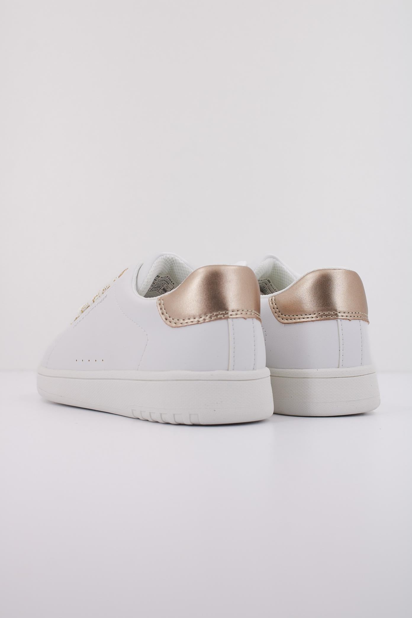 TOMMY HILFIGER TA en color BLANCO (4)