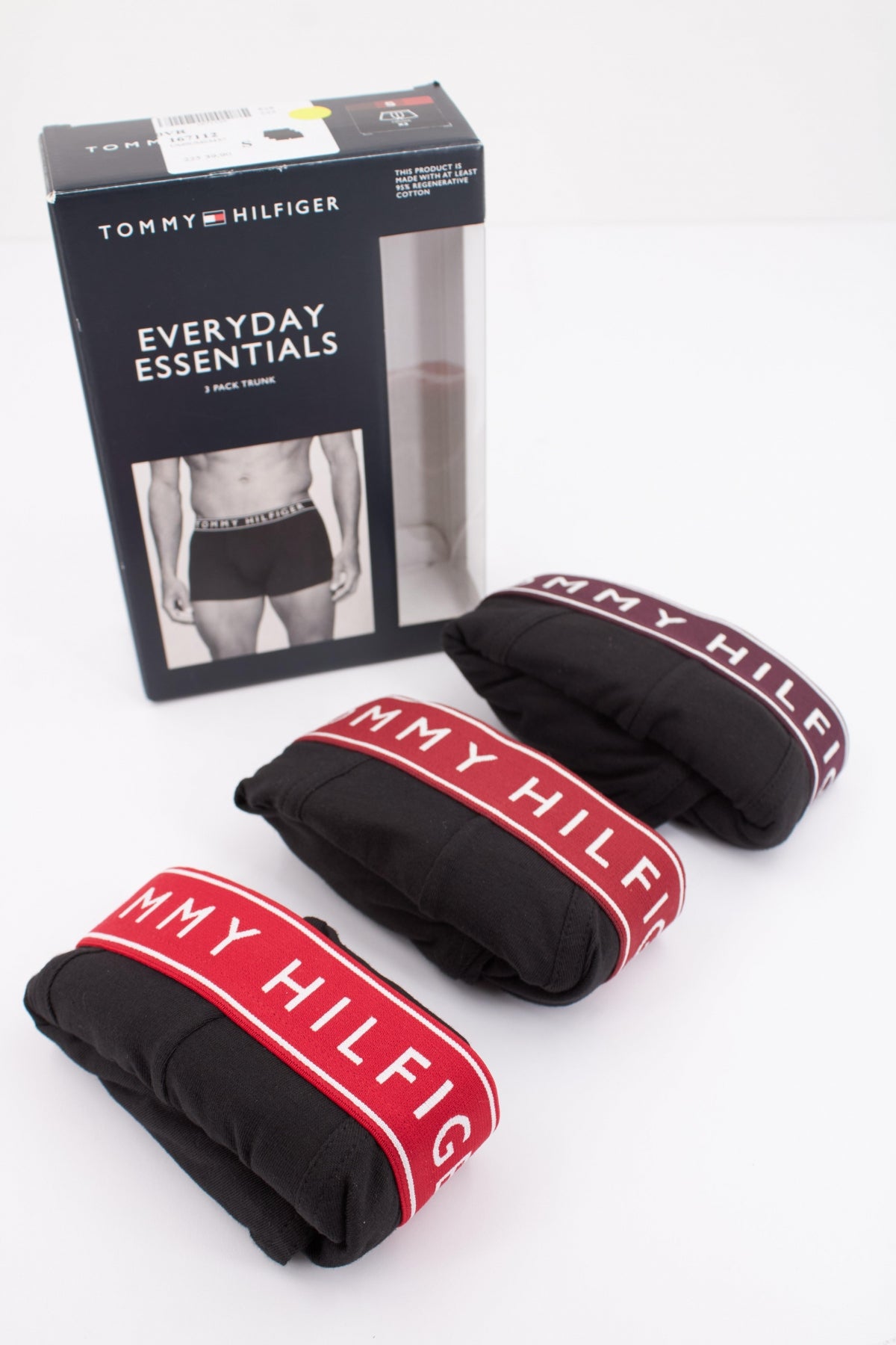 TOMMY HILFIGER en color NEGRO (2)