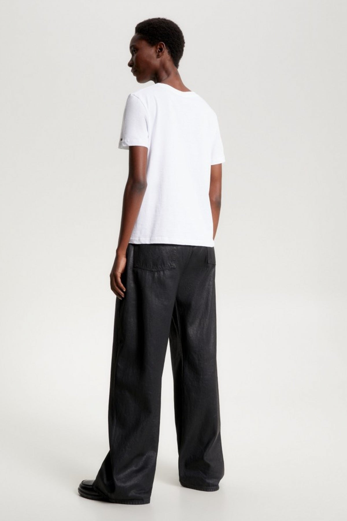 TOMMY HILFIGER REG CORP LOGO C-NK SS en color BLANCO (3)