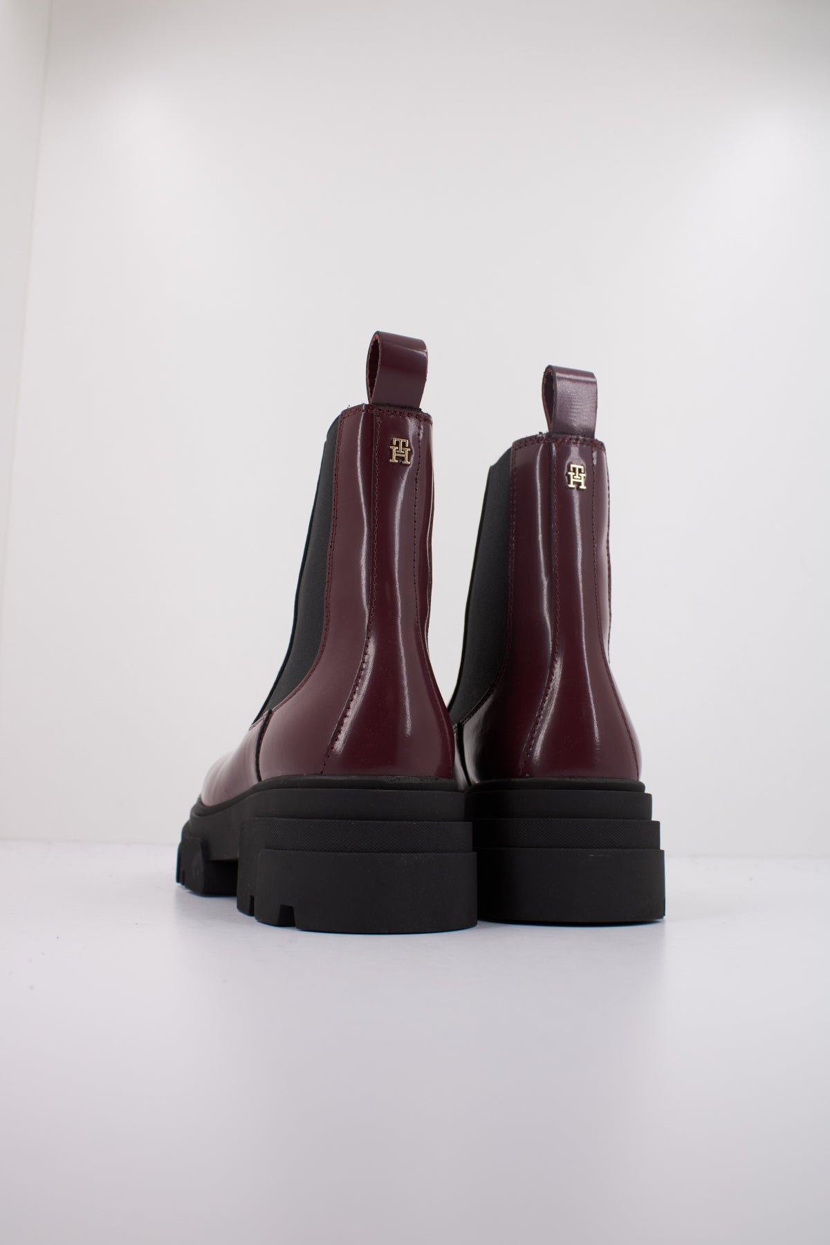 TOMMY HILFIGER TH SHINY LEATHER CHELSEA en color BURDEOS (4)